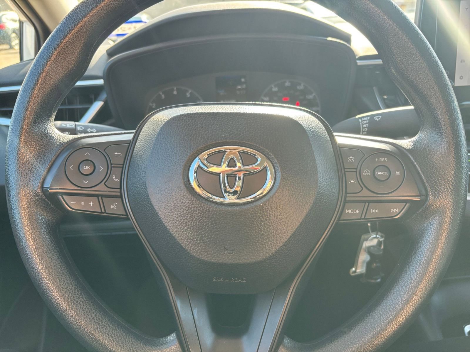 Thumbnail: 2025 Toyota Corolla - 25