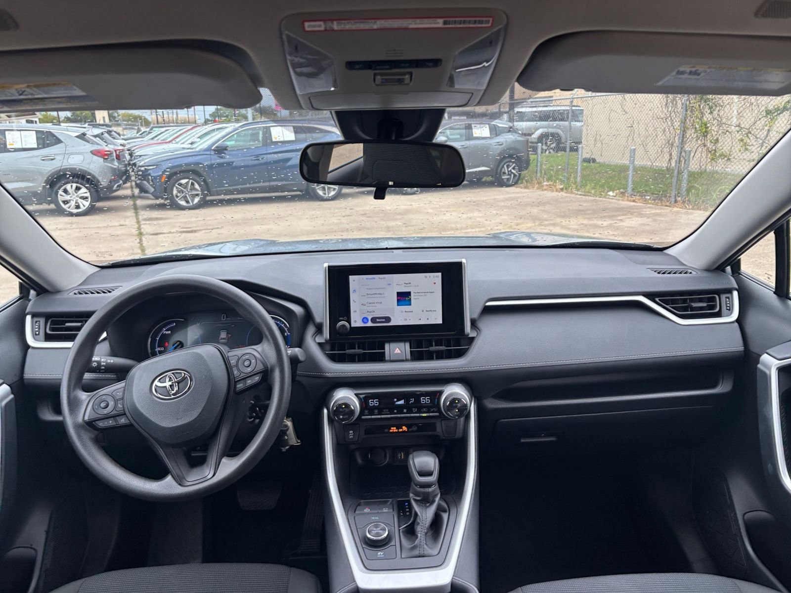 Thumbnail: 2025 Toyota RAV4 - 32