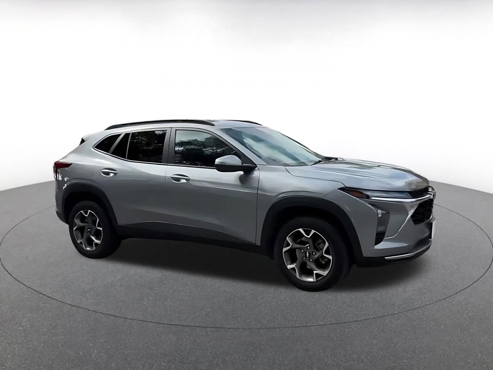 Thumbnail: 2025 Chevrolet Trax - 2
