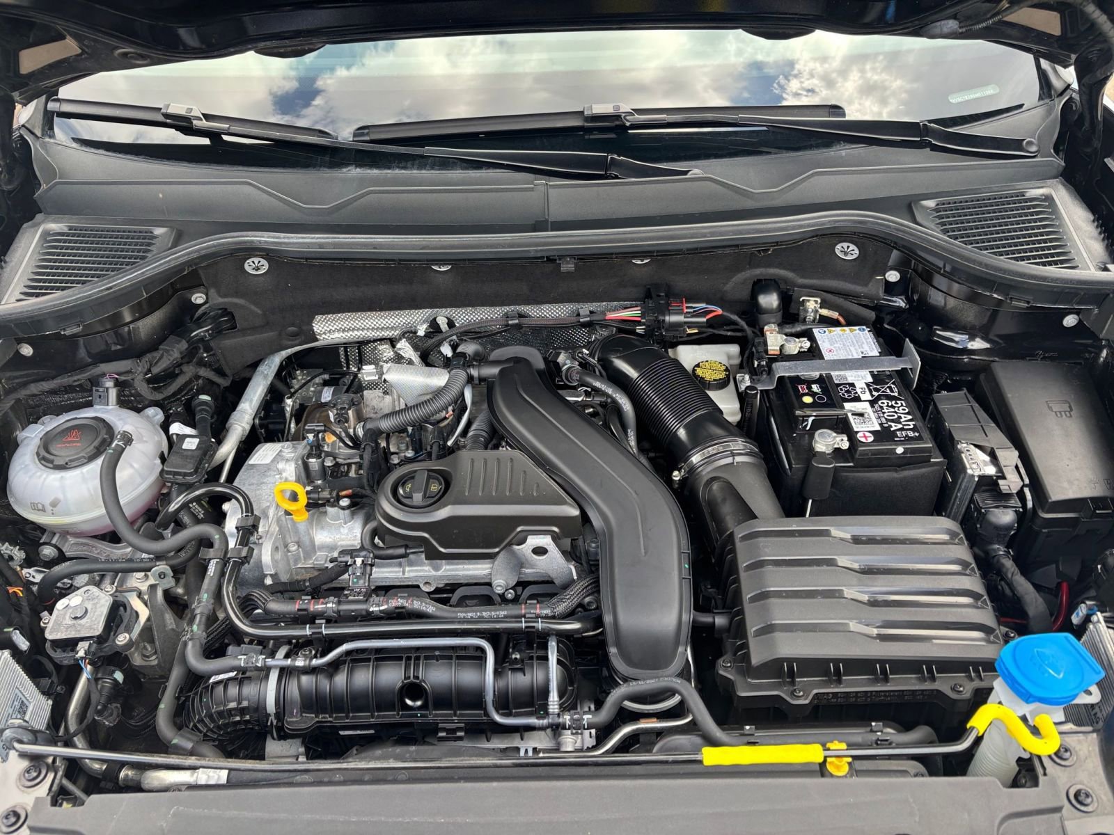 Thumbnail: 2025 Volkswagen Taos - 33