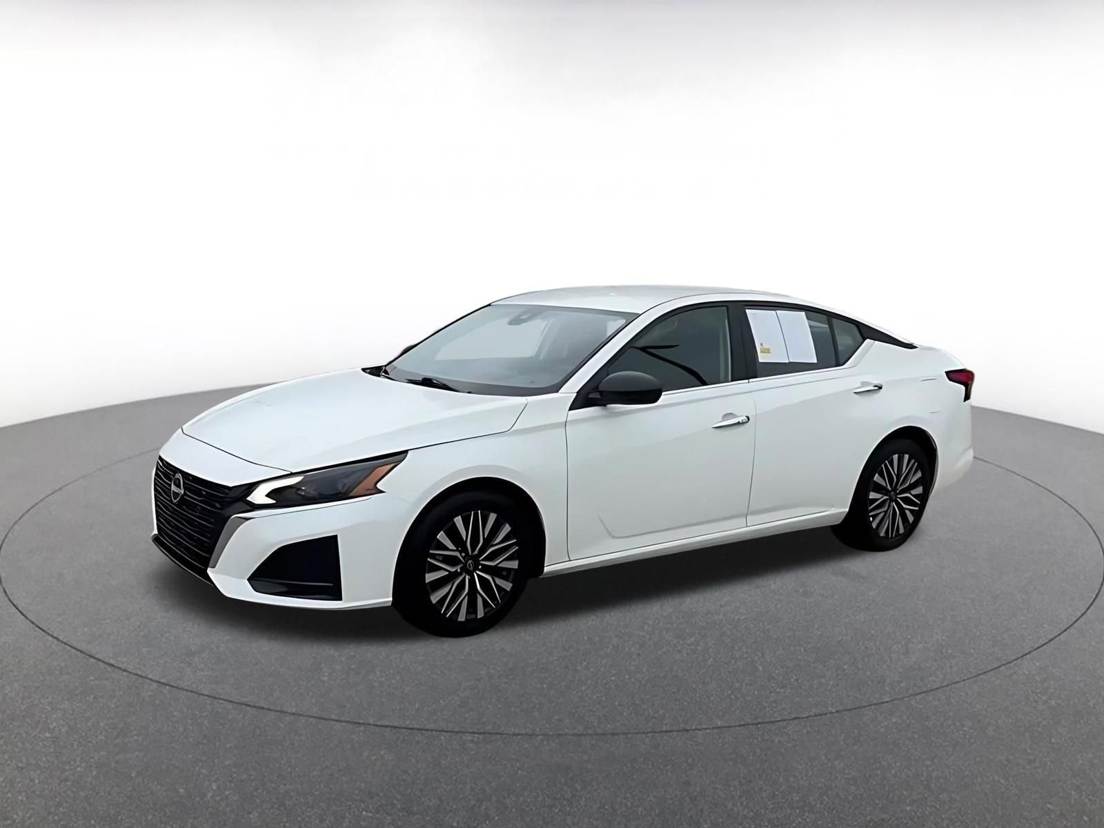 Thumbnail: 2025 Nissan Altima - 8