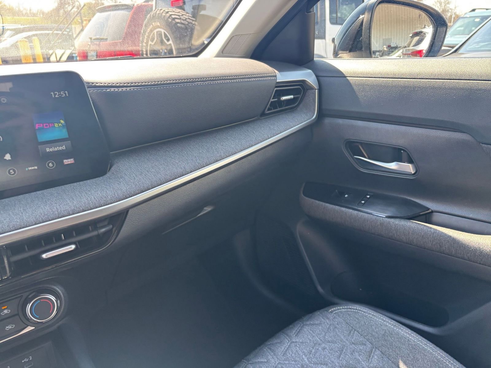 Thumbnail: 2025 Nissan Kicks - 33