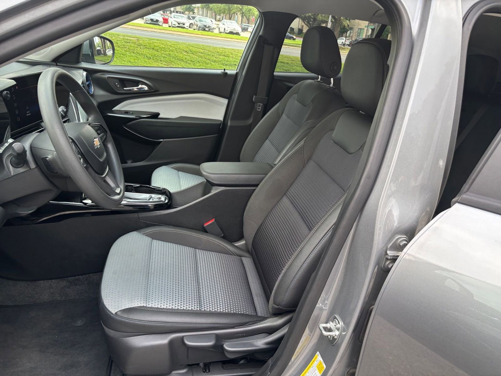 Thumbnail: 2025 Chevrolet Trax - 31