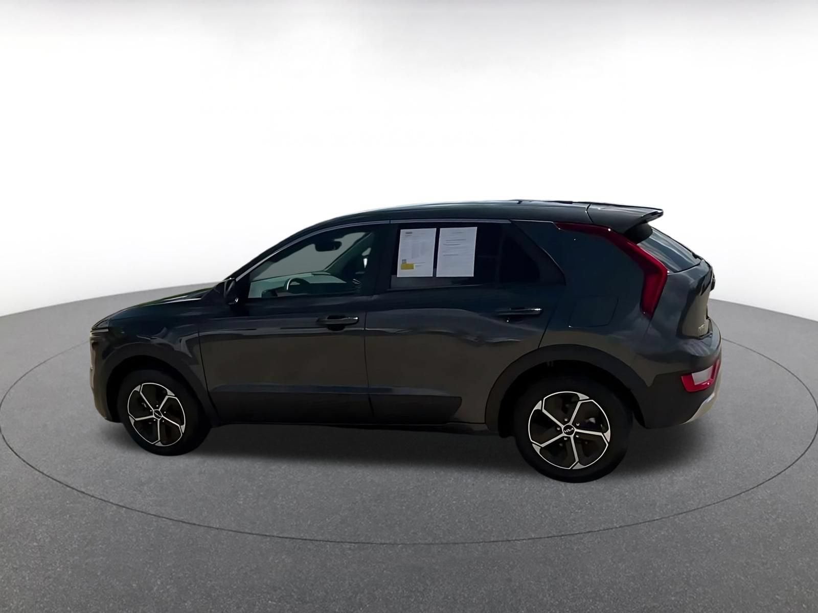 Thumbnail: 2026 Kia Niro - 8