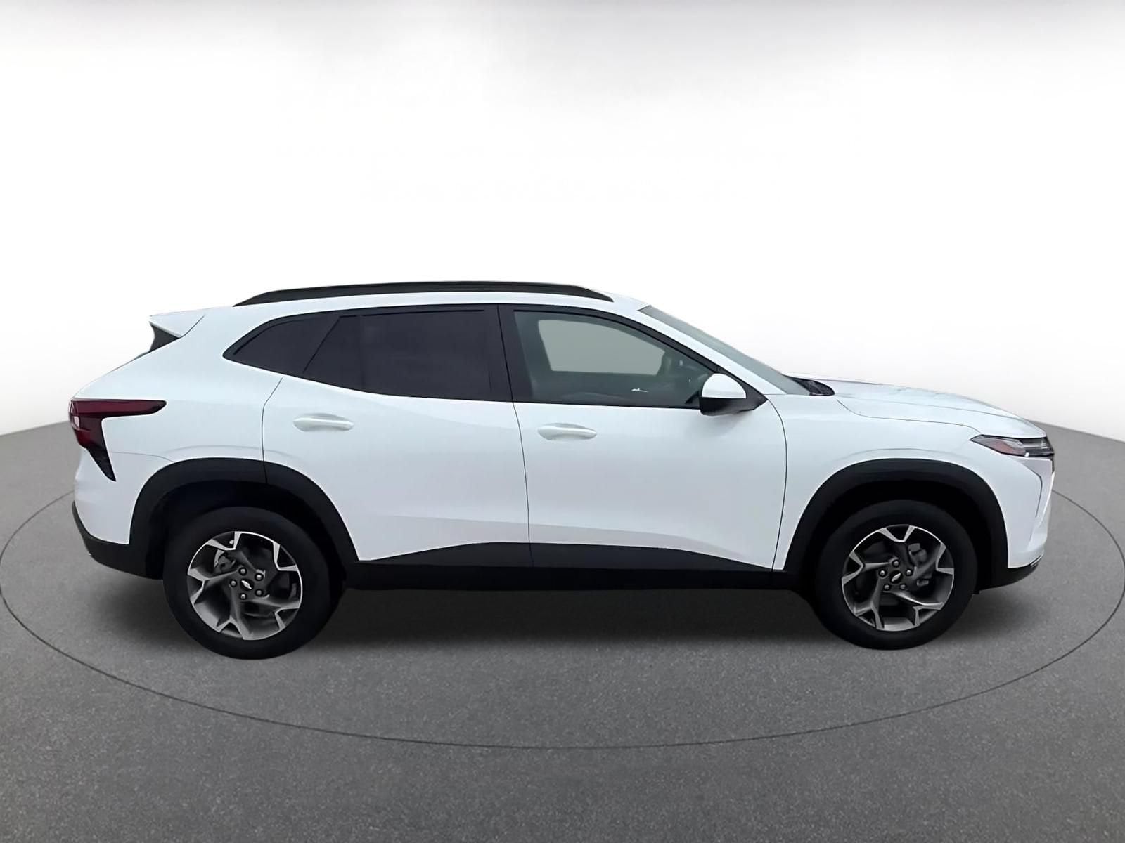 Thumbnail: 2025 Chevrolet Trax - 15