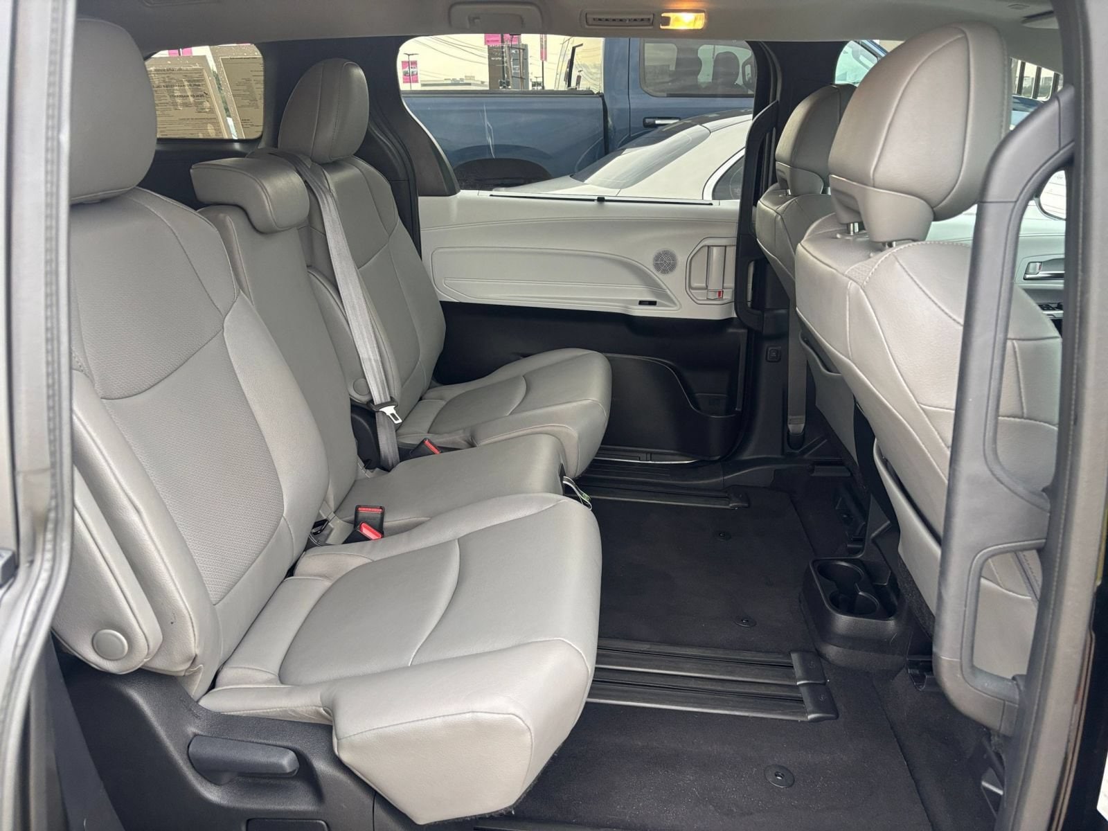 Thumbnail: 2025 Toyota Sienna - 26