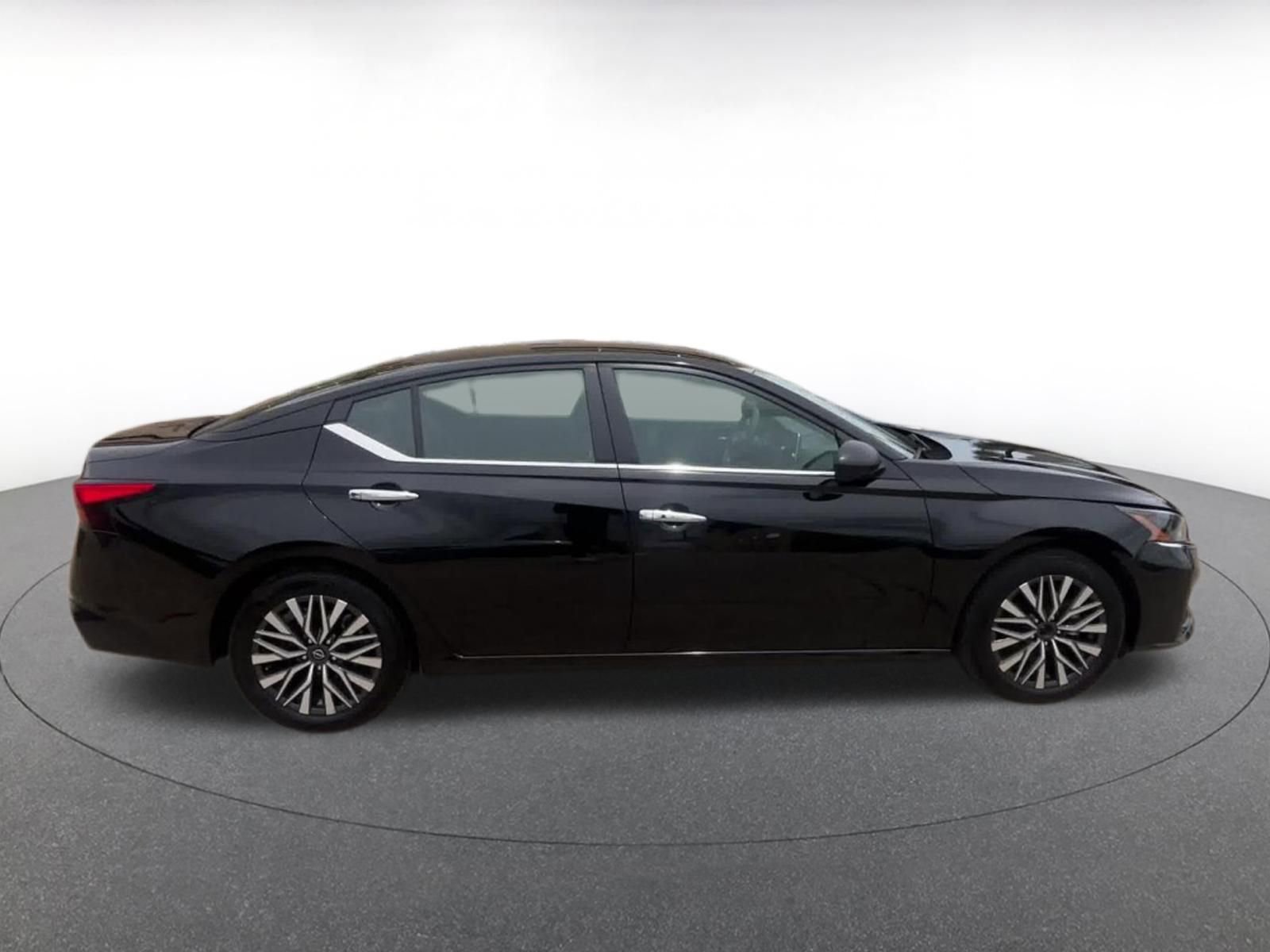 Thumbnail: 2025 Nissan Altima - 16