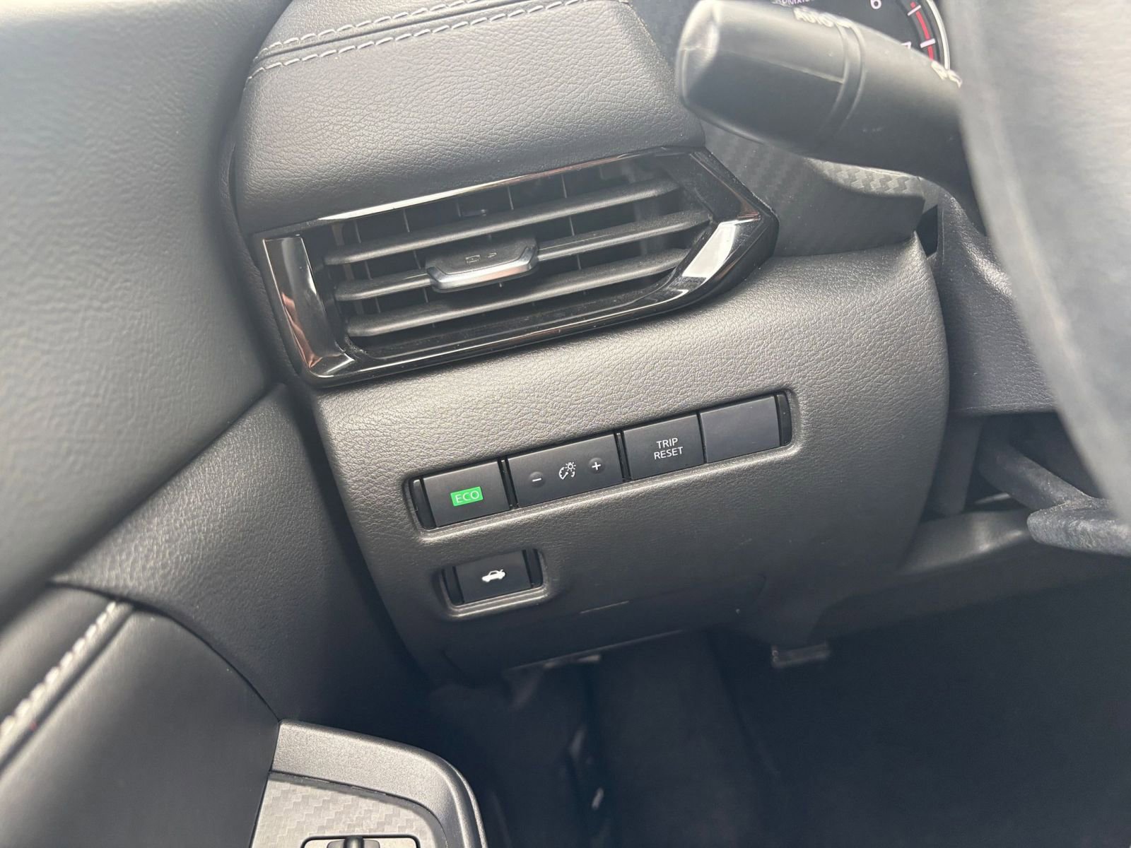 Thumbnail: 2025 Nissan Sentra - 32