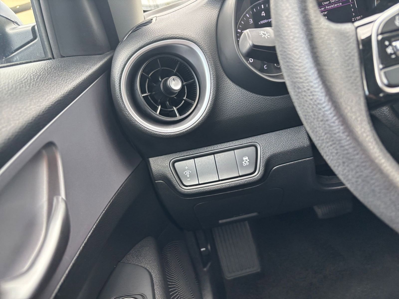 2024 Kia Forte LXS 27