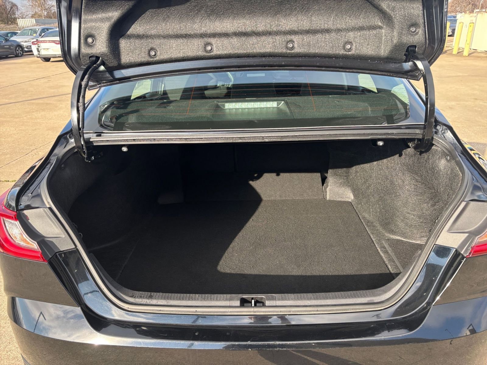 Thumbnail: 2025 Toyota Camry - 30