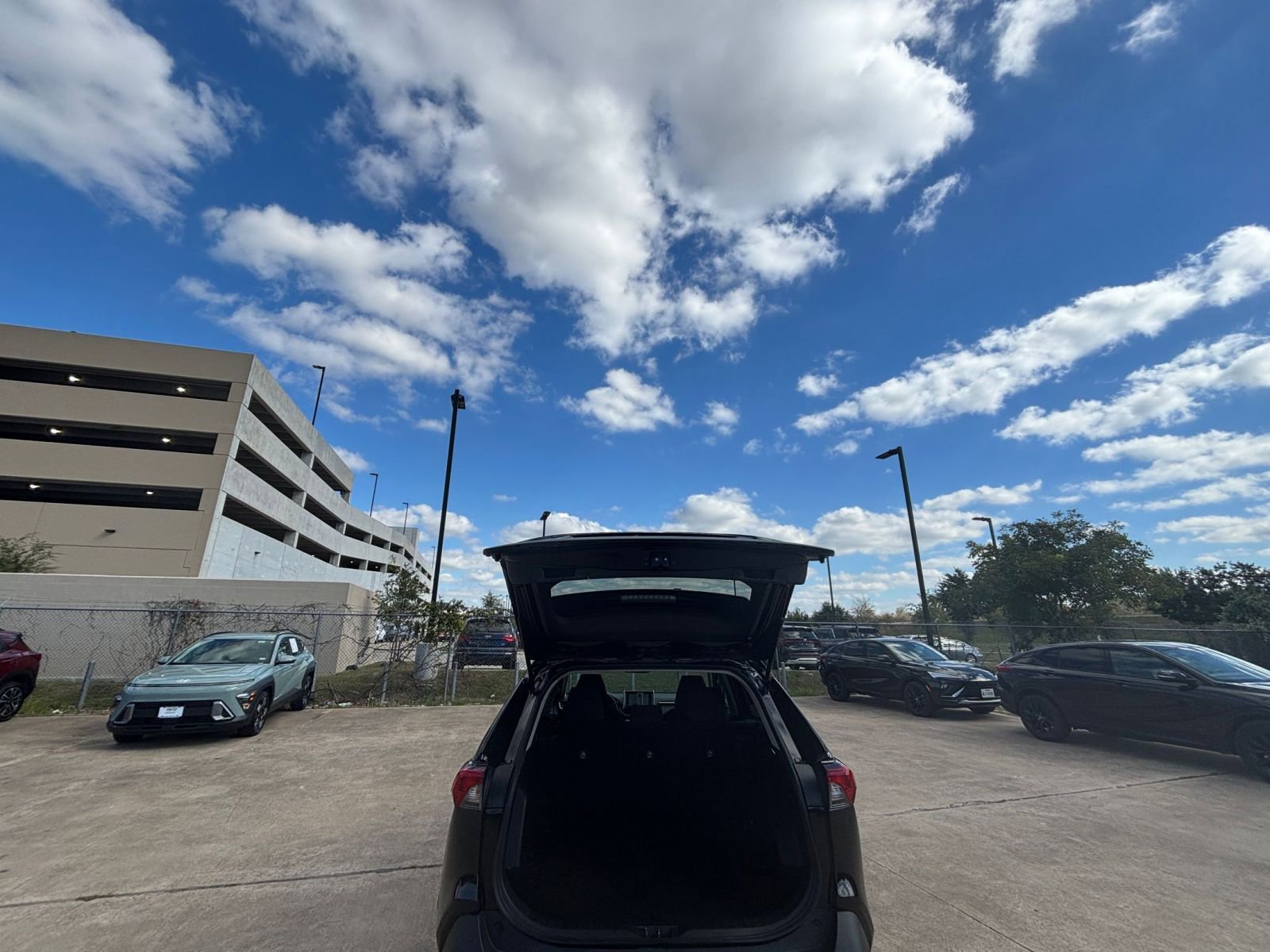 Thumbnail: 2025 Toyota RAV4 - 29