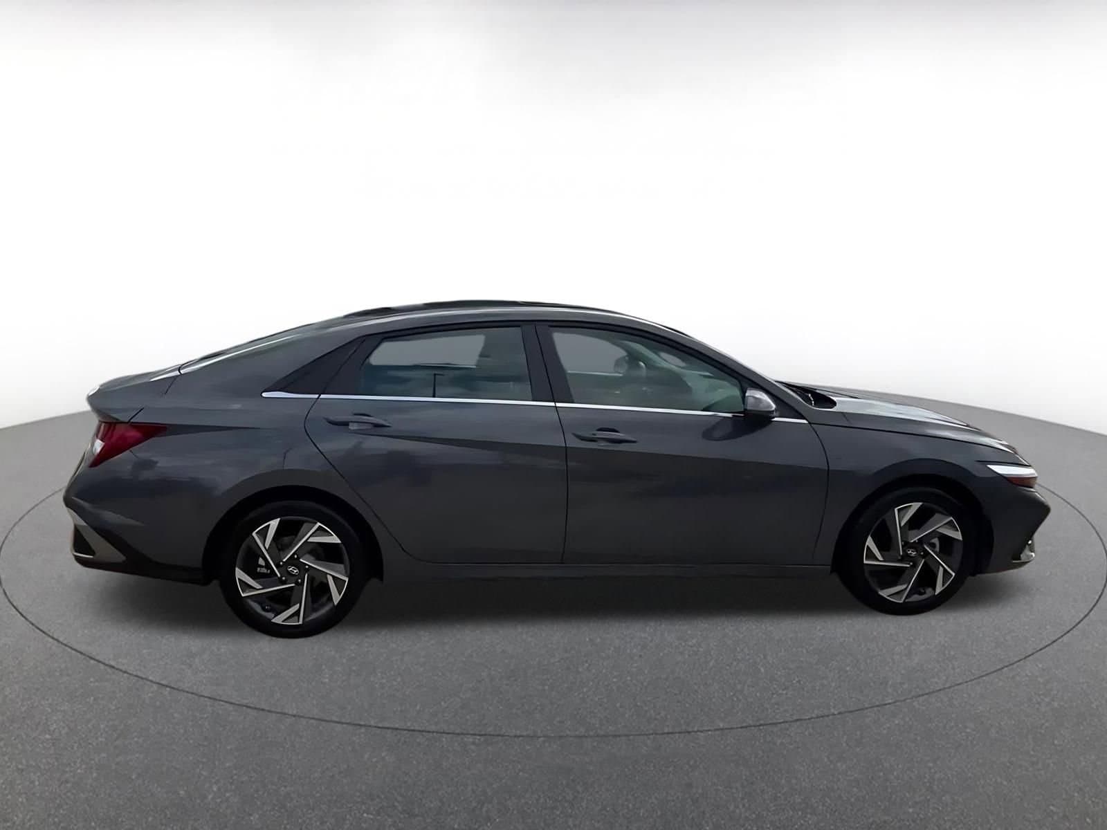 Thumbnail: 2025 Hyundai Elantra - 16