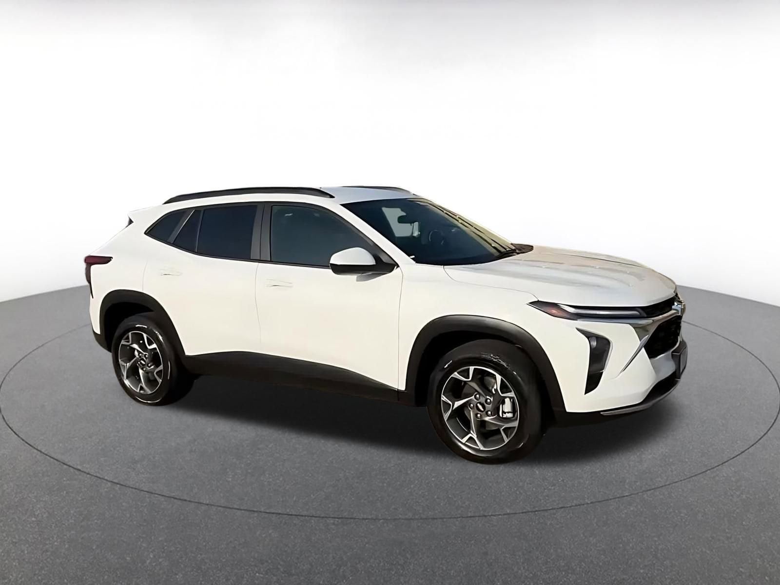 Thumbnail: 2025 Chevrolet Trax - 2