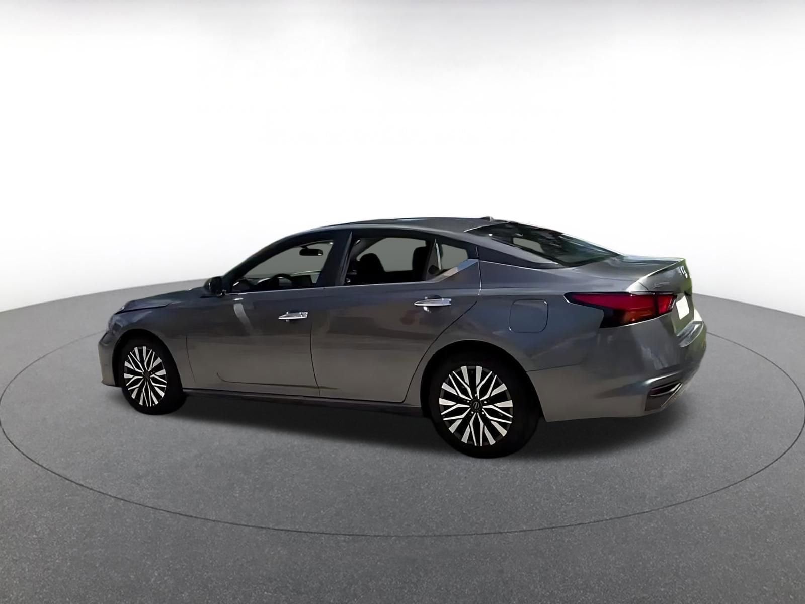 Thumbnail: 2025 Nissan Altima - 15
