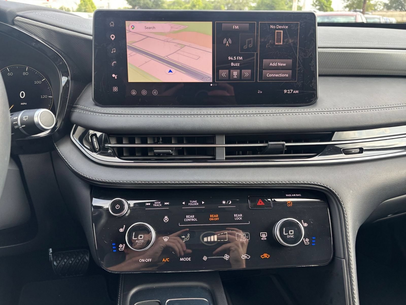 Thumbnail: 2026 INFINITI QX60 - 17