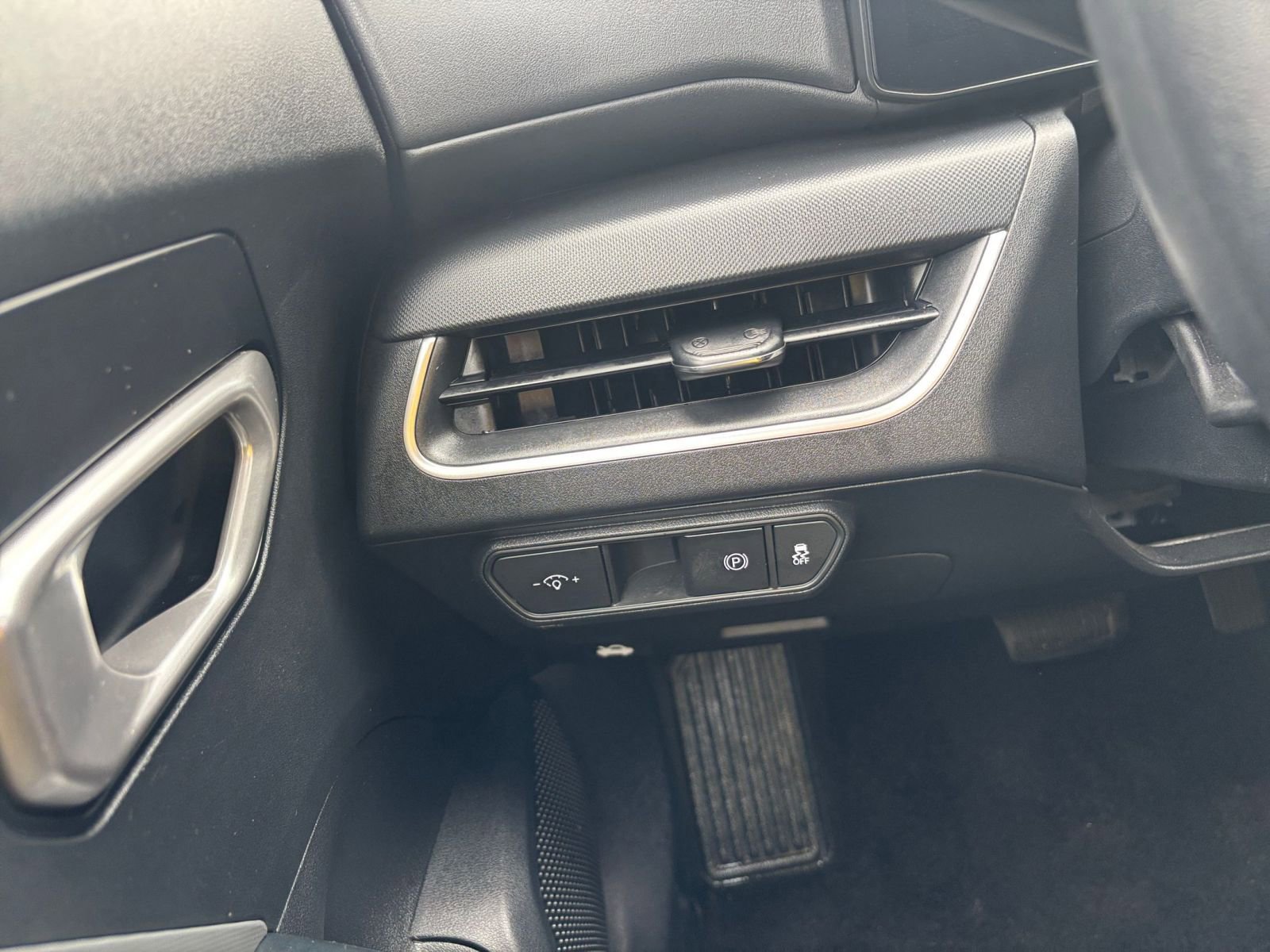 Thumbnail: 2025 Kia K4 - 33