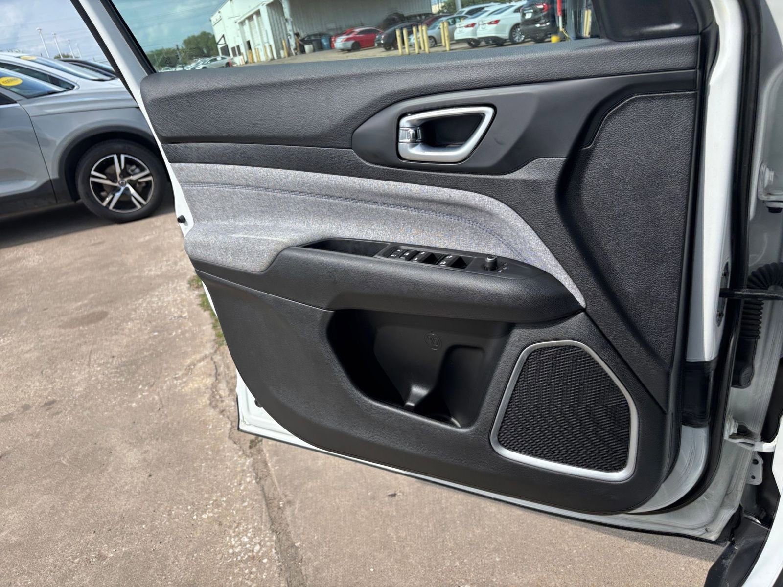2023 Jeep Compass Latitude 16