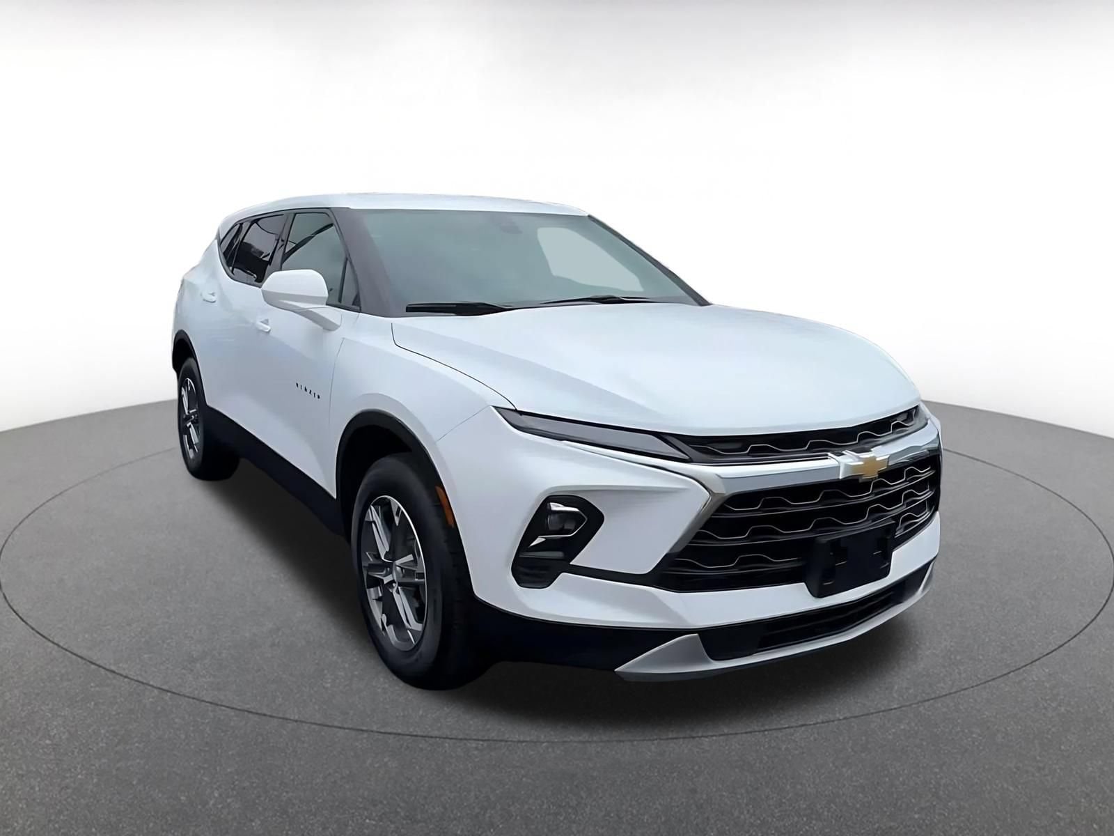 Thumbnail: 2026 Chevrolet Blazer - 3