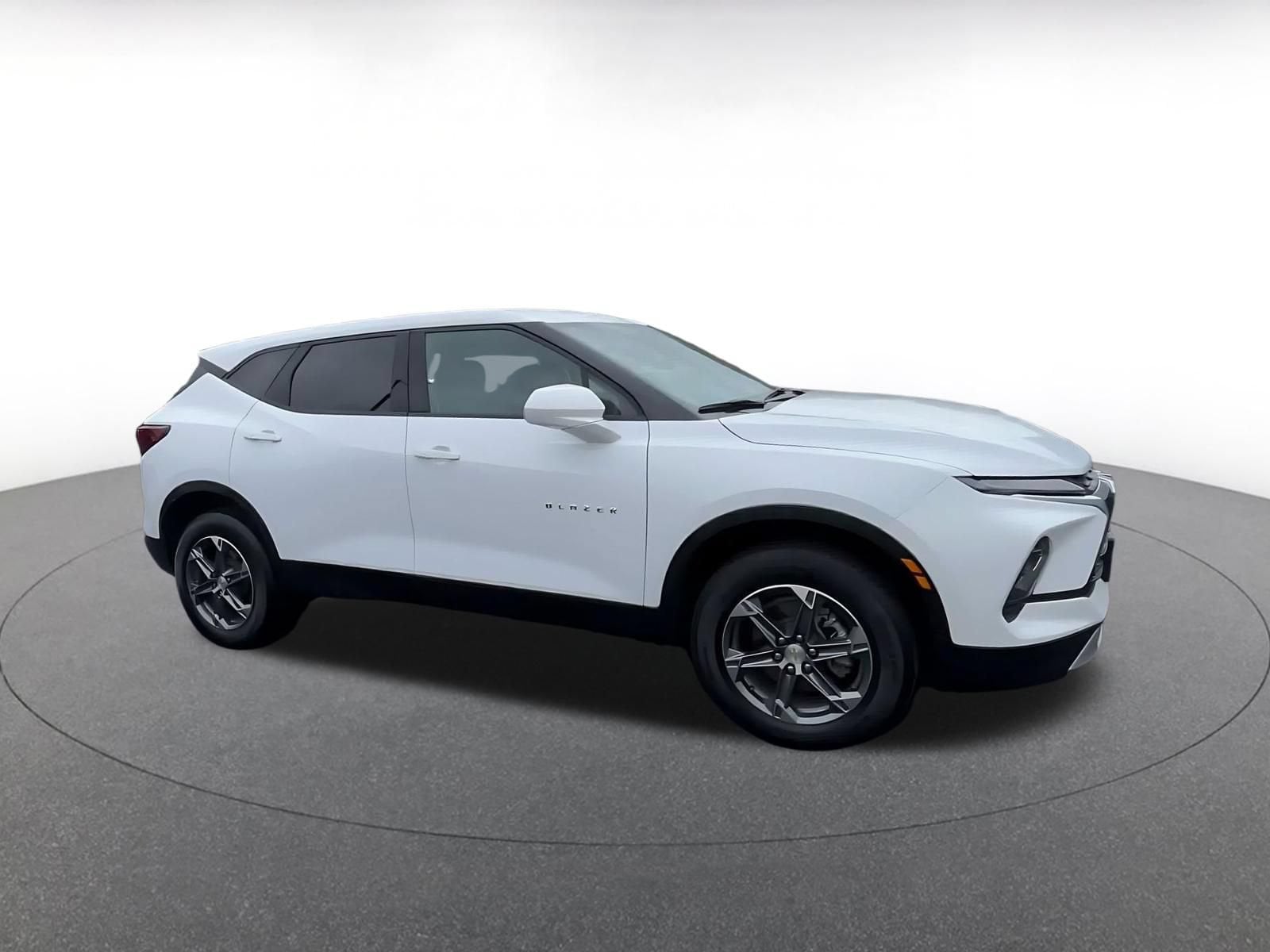 Thumbnail: 2026 Chevrolet Blazer - 2