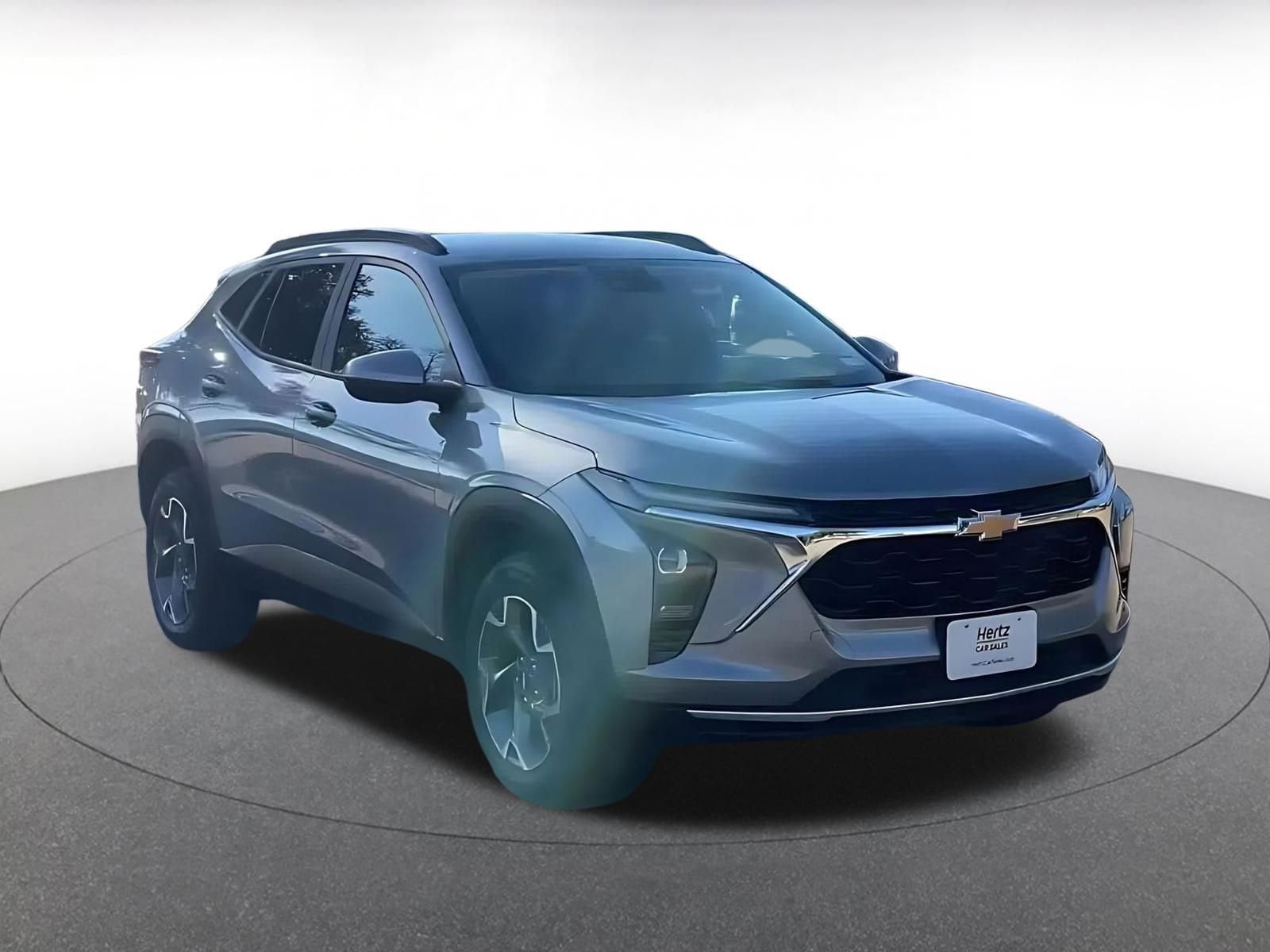 Thumbnail: 2025 Chevrolet Trax - 3