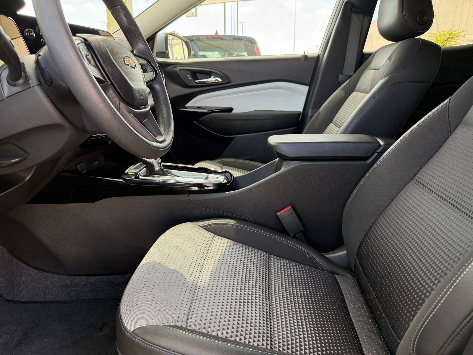 Thumbnail: 2025 Chevrolet Trax - 27