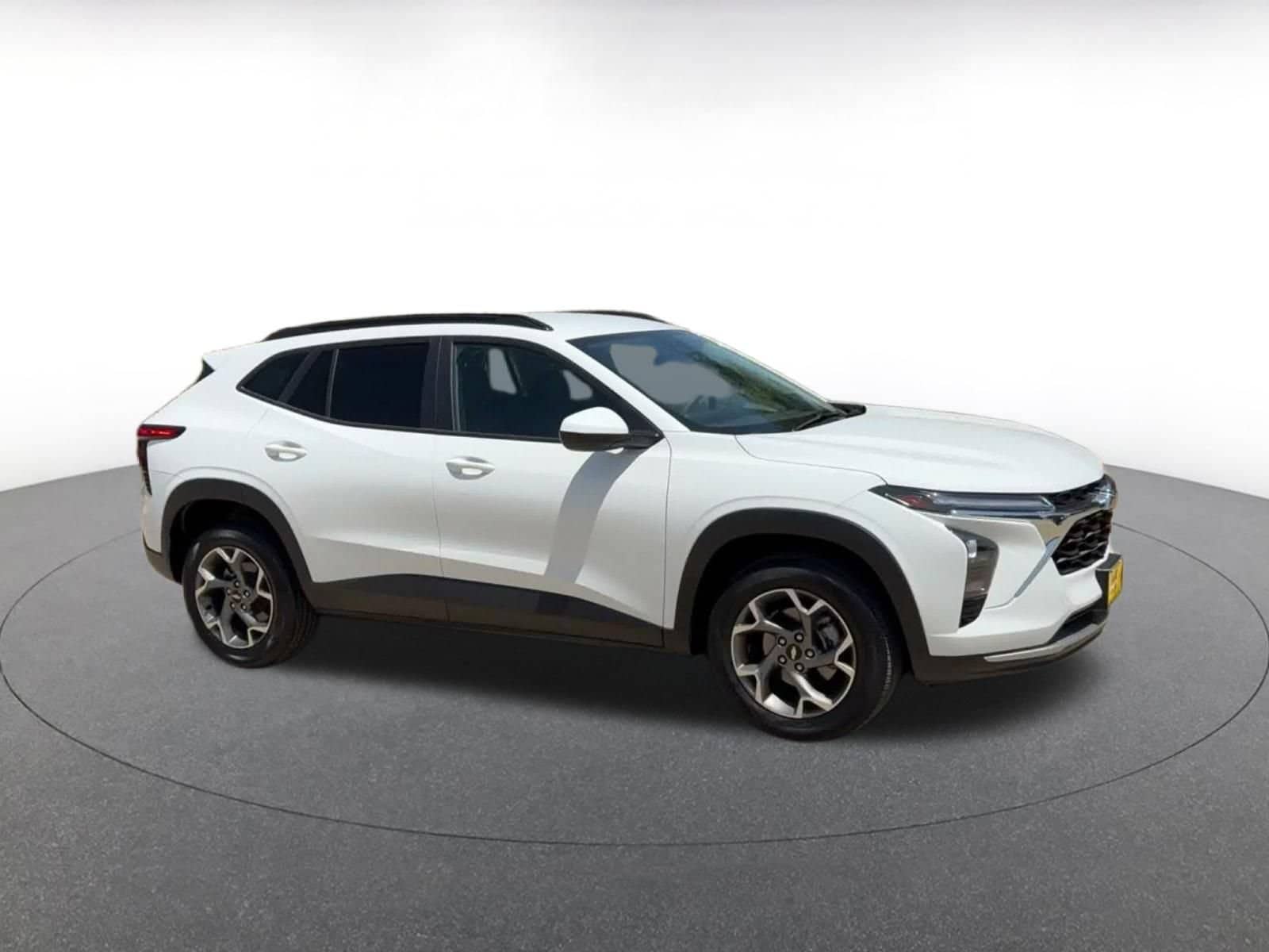 Thumbnail: 2025 Chevrolet Trax - 2