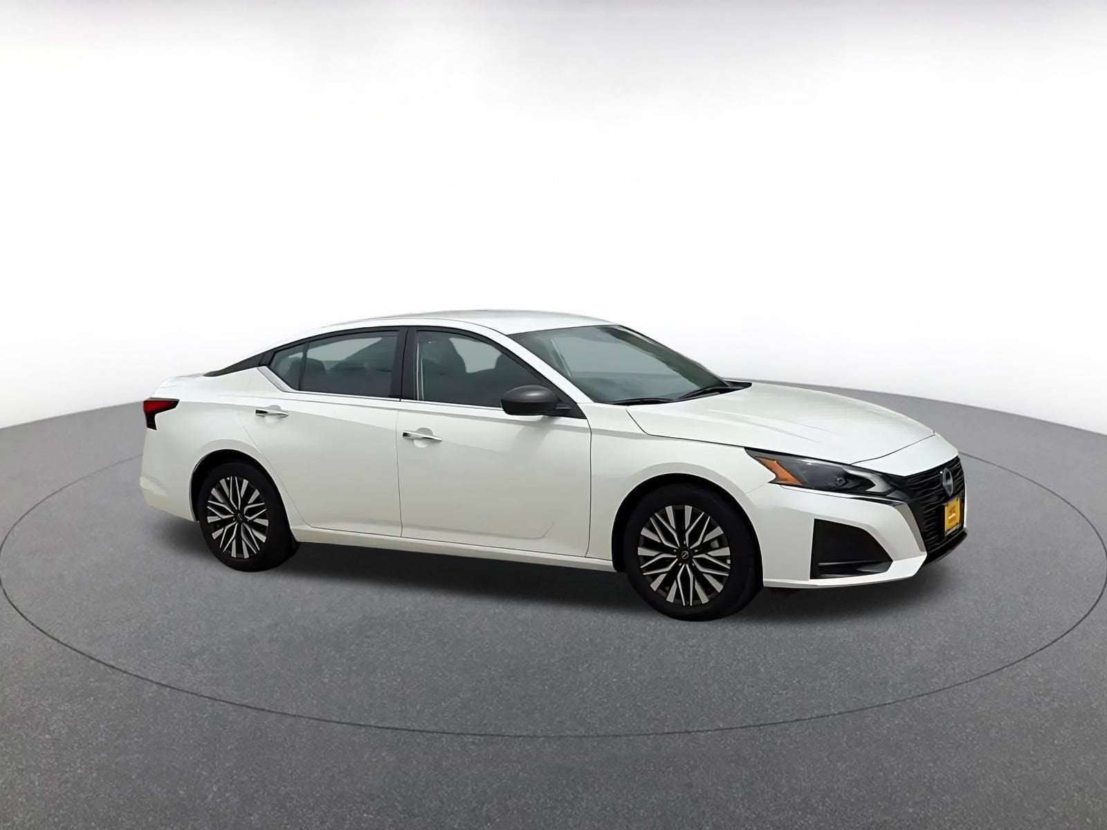 Thumbnail: 2025 Nissan Altima - 2