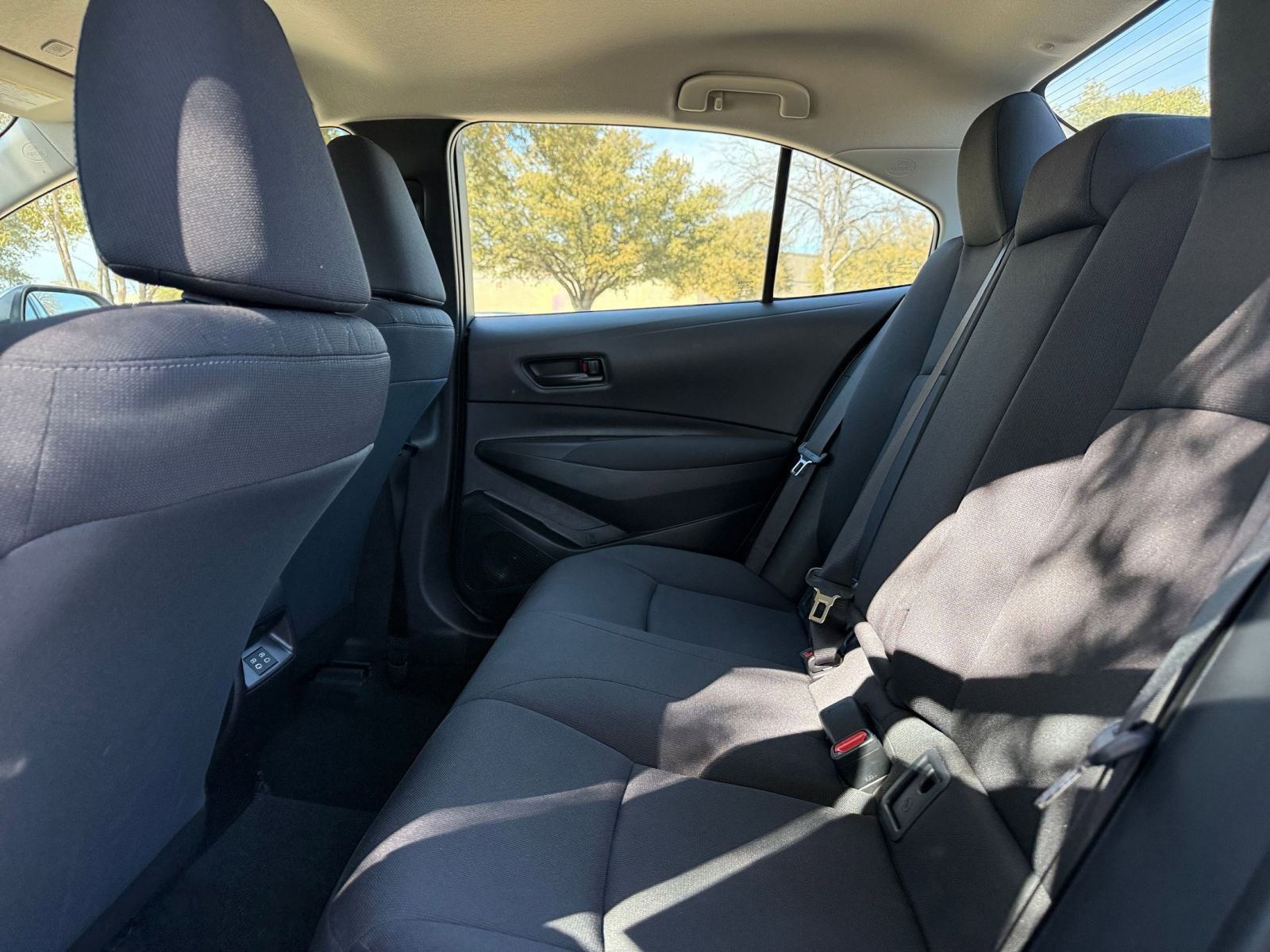 Thumbnail: 2025 Toyota Corolla - 25