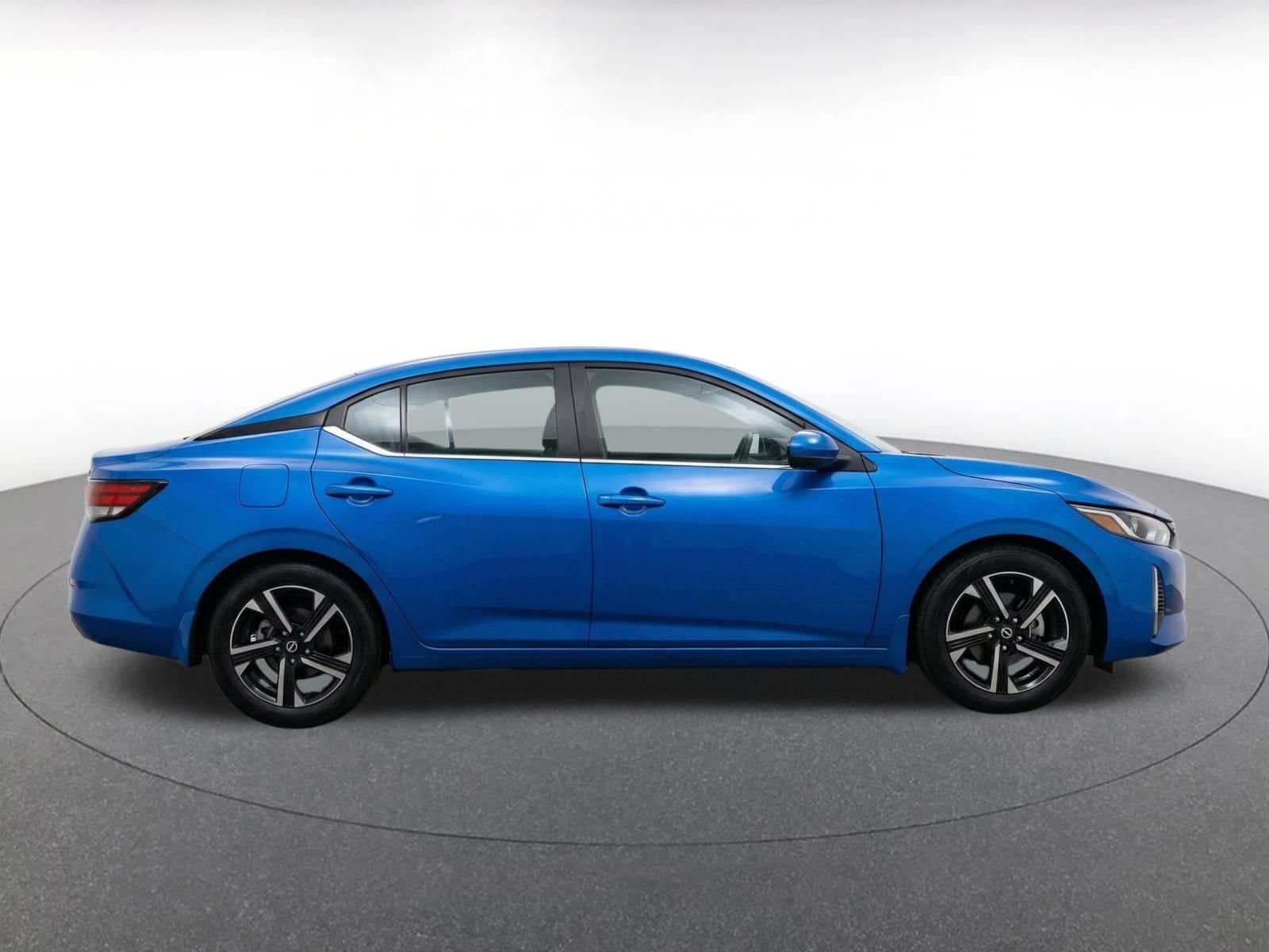 2025 Nissan Sentra SV - Photo 9