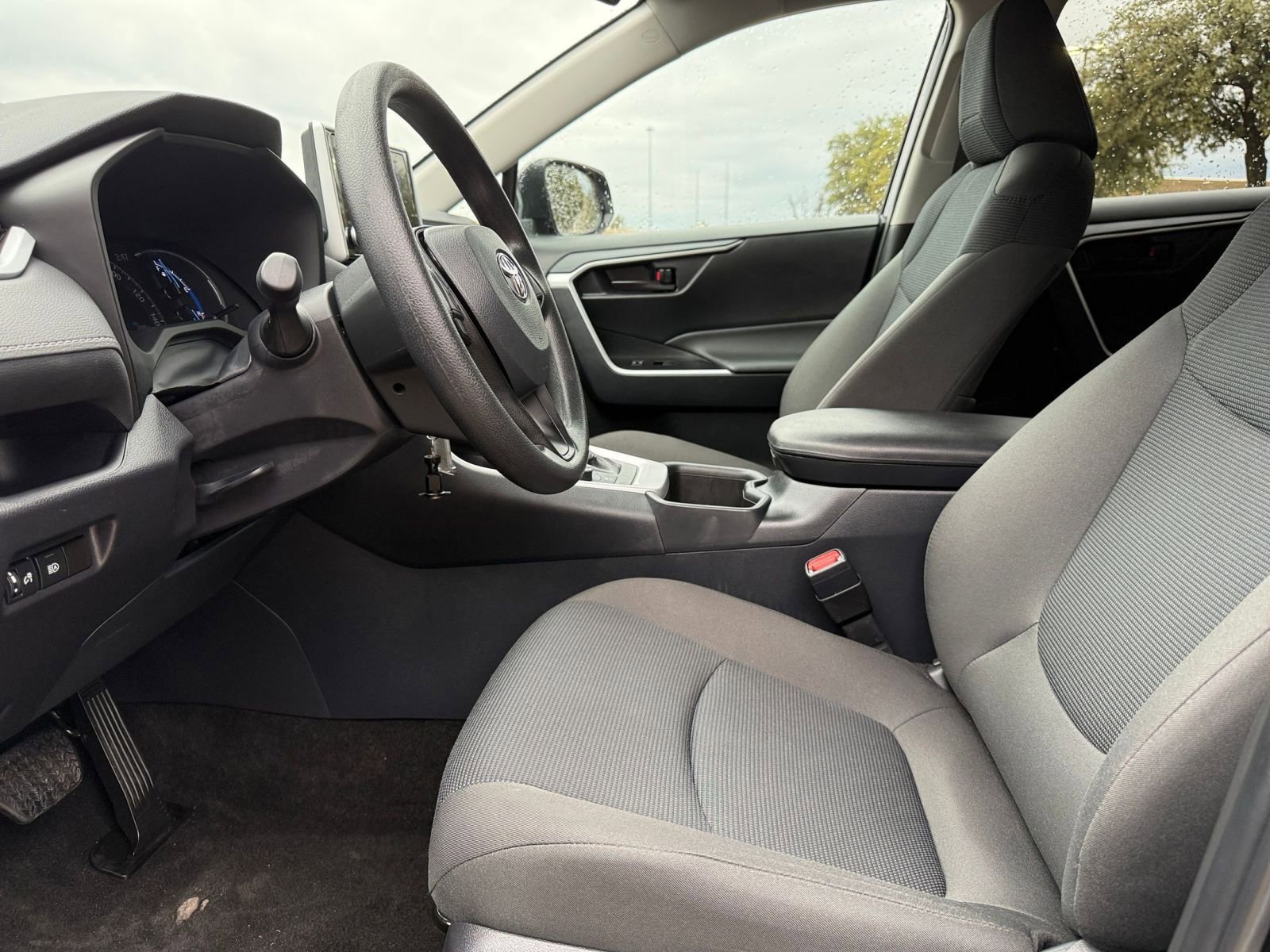 Thumbnail: 2025 Toyota RAV4 - 27