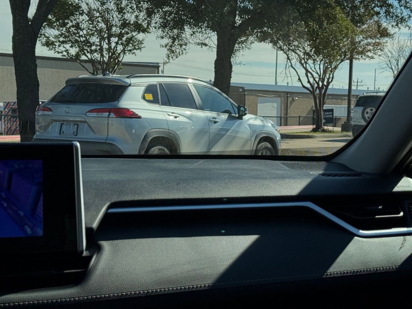 Thumbnail: 2025 Toyota RAV4 - 16