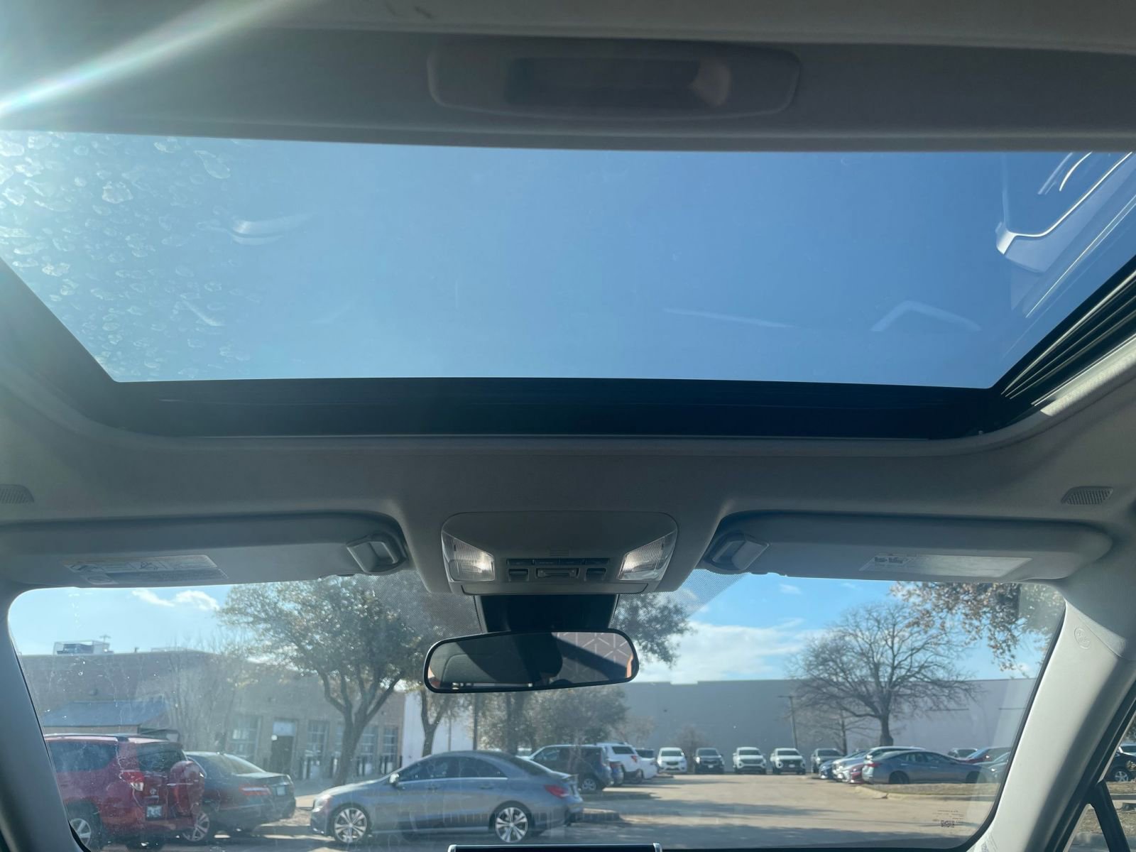 Thumbnail: 2025 Toyota RAV4 - 30