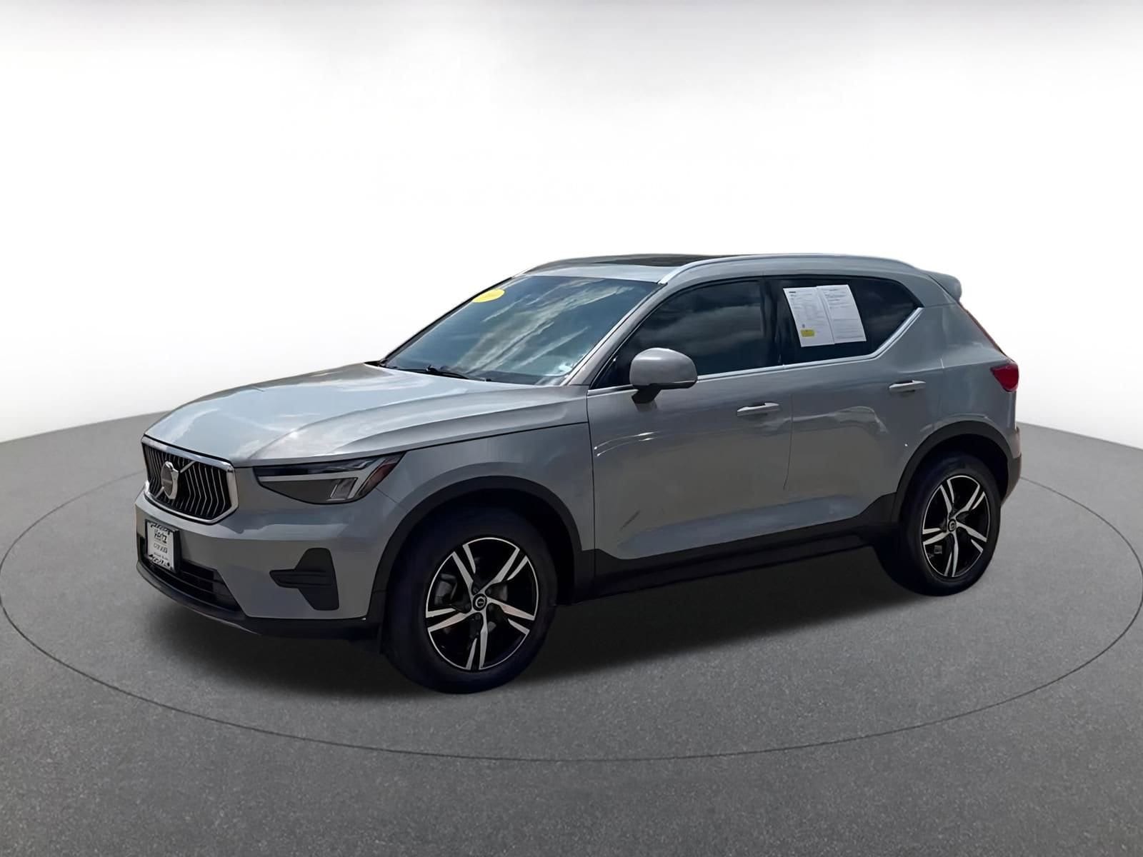 Thumbnail: 2024 Volvo XC40 - 8