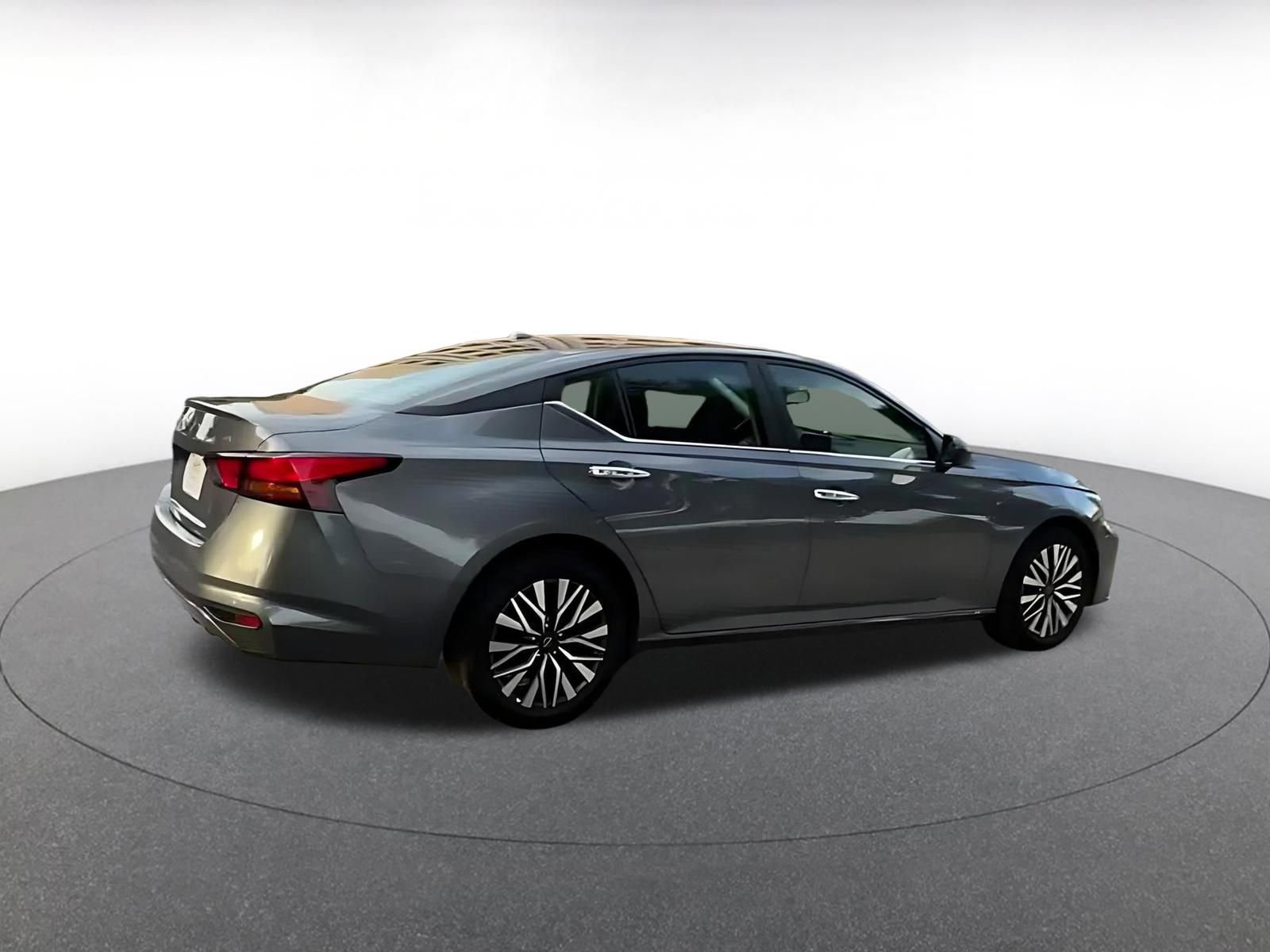 Thumbnail: 2025 Nissan Altima - 12
