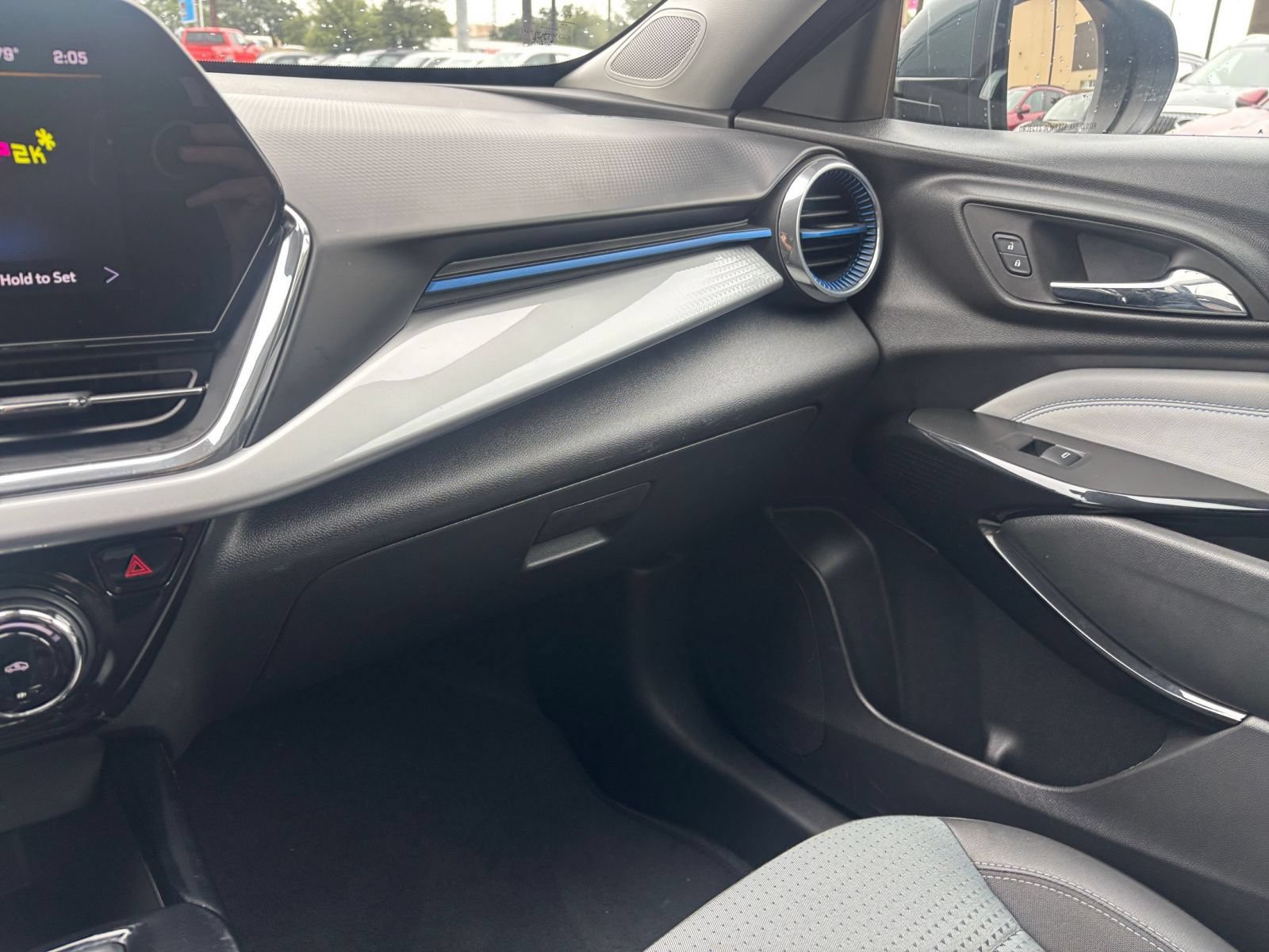 Thumbnail: 2025 Chevrolet Trax - 34