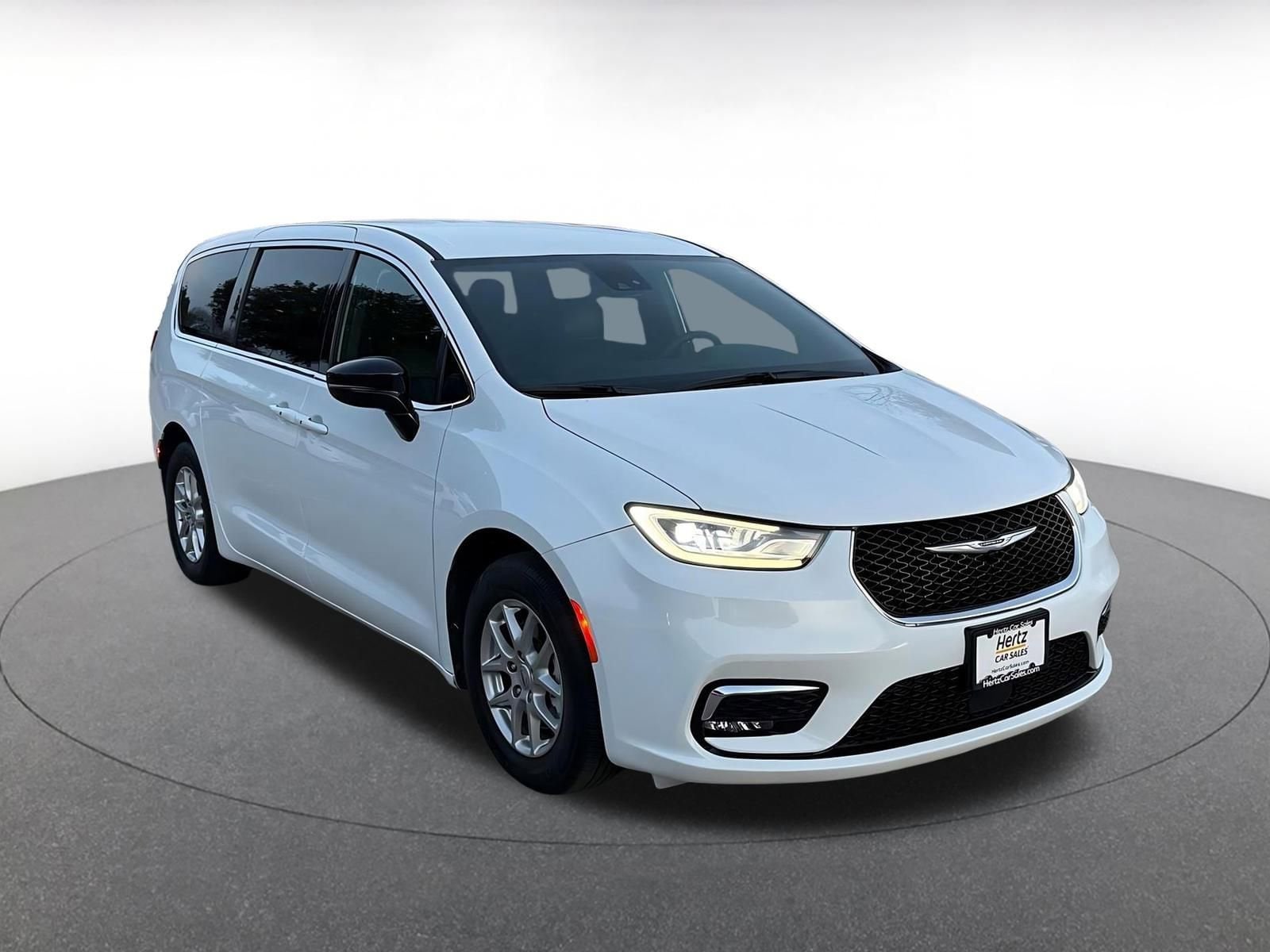 Thumbnail: 2025 Chrysler Pacifica - 1