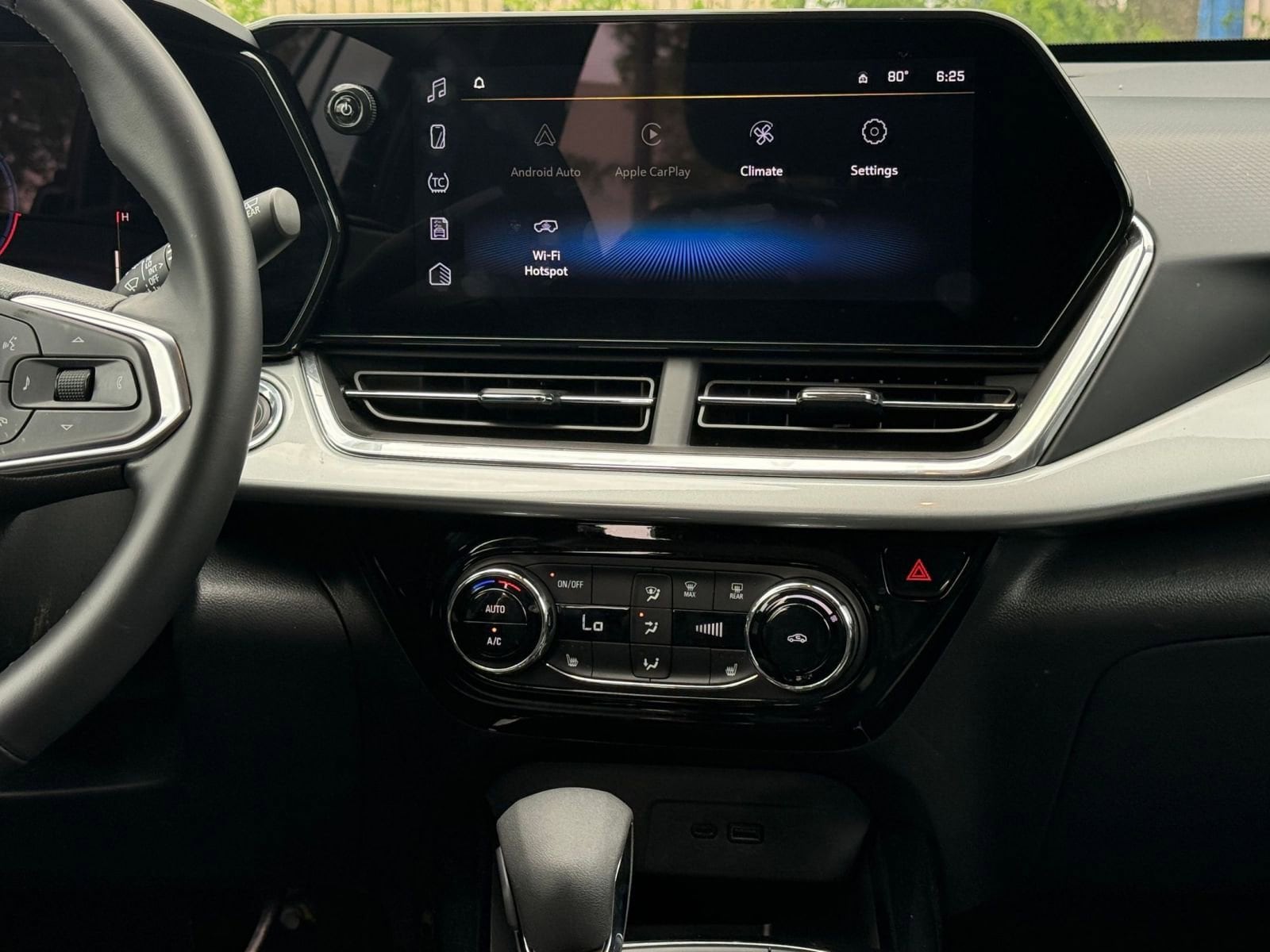 Thumbnail: 2025 Chevrolet Trax - 17
