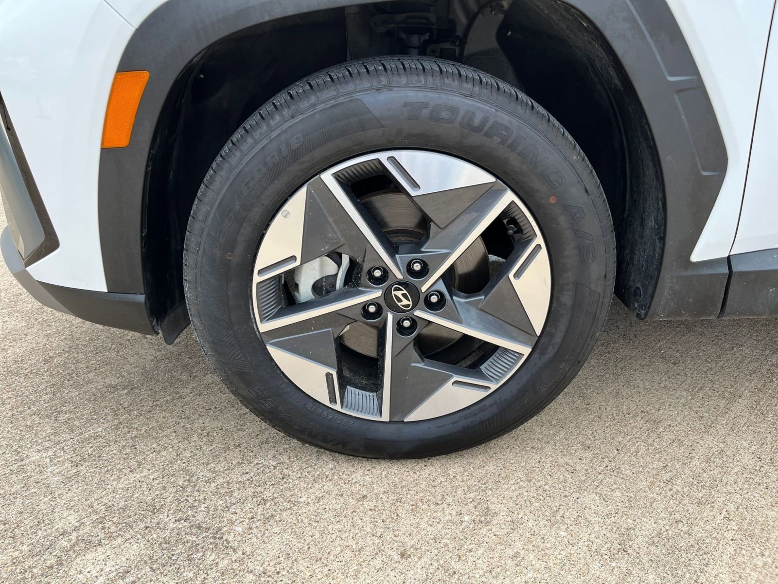 Thumbnail: 2025 Hyundai Tucson - 33