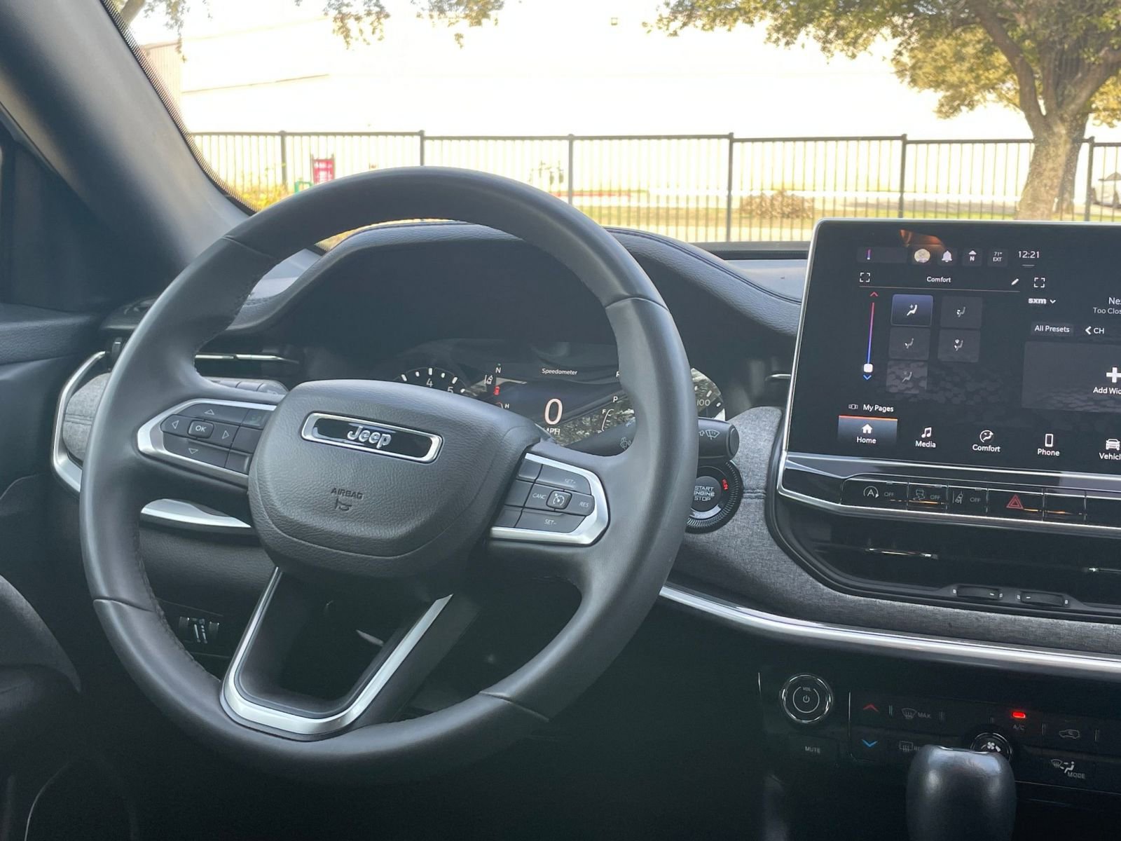 Thumbnail: 2023 Jeep Compass - 34