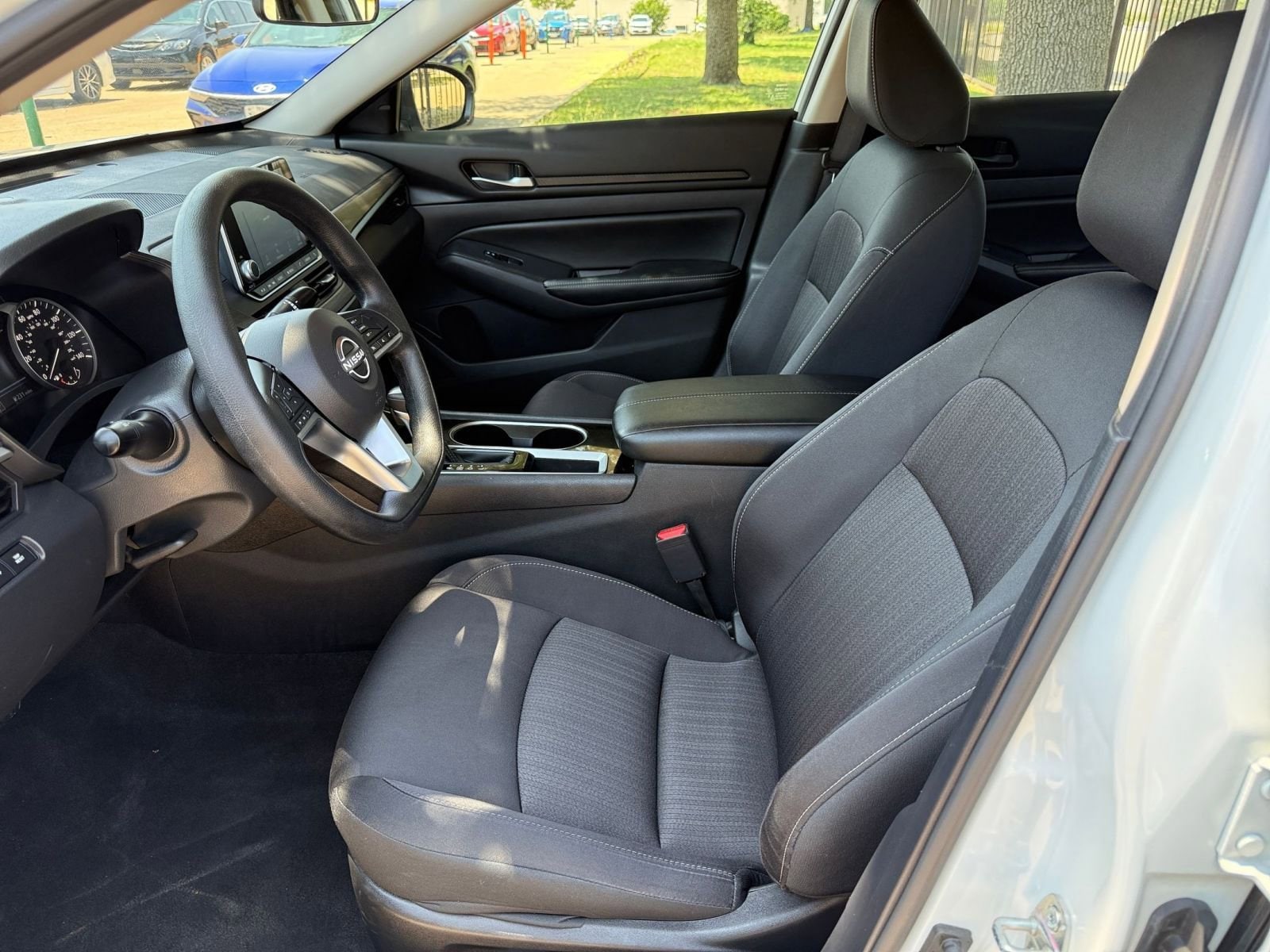 2024 Nissan Altima SV 27
