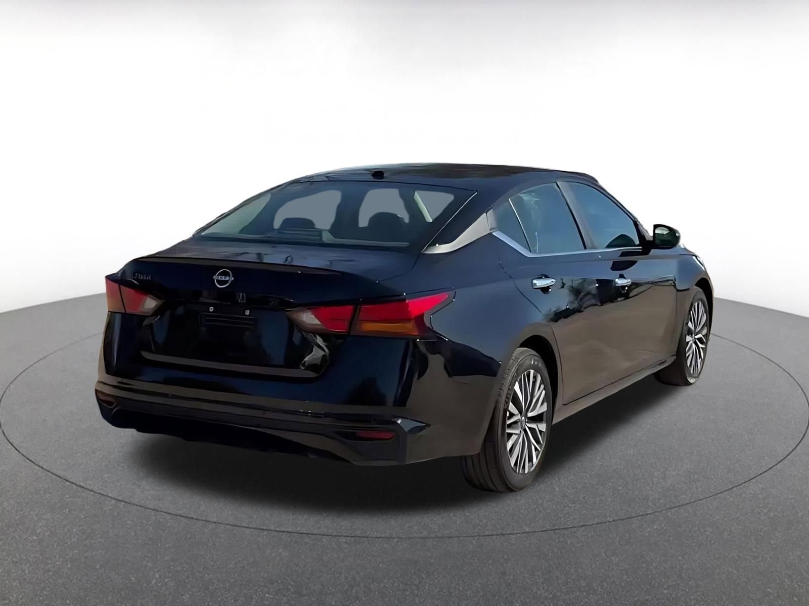 Thumbnail: 2025 Nissan Altima - 14