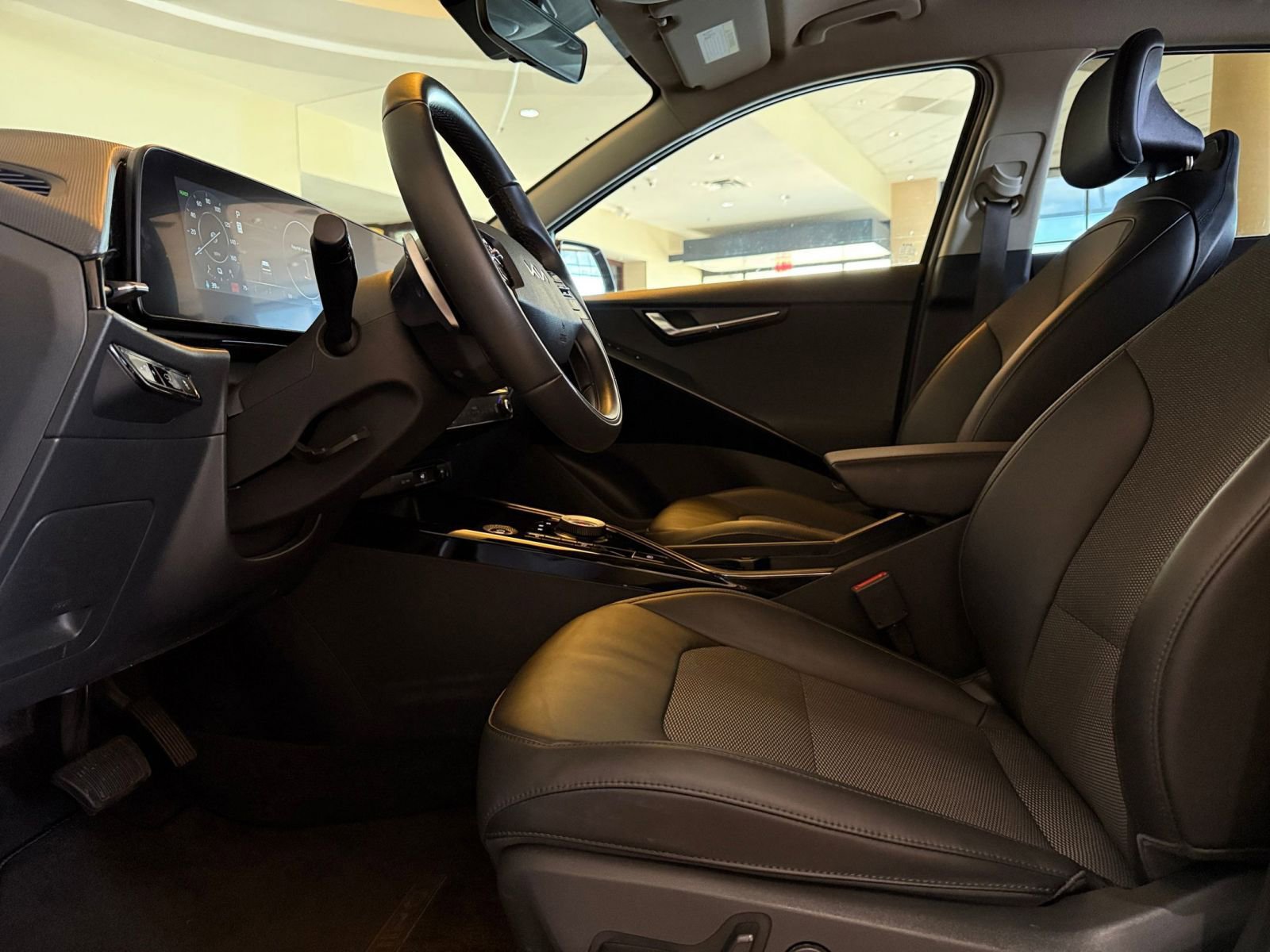 Thumbnail: 2024 Kia Niro - 33