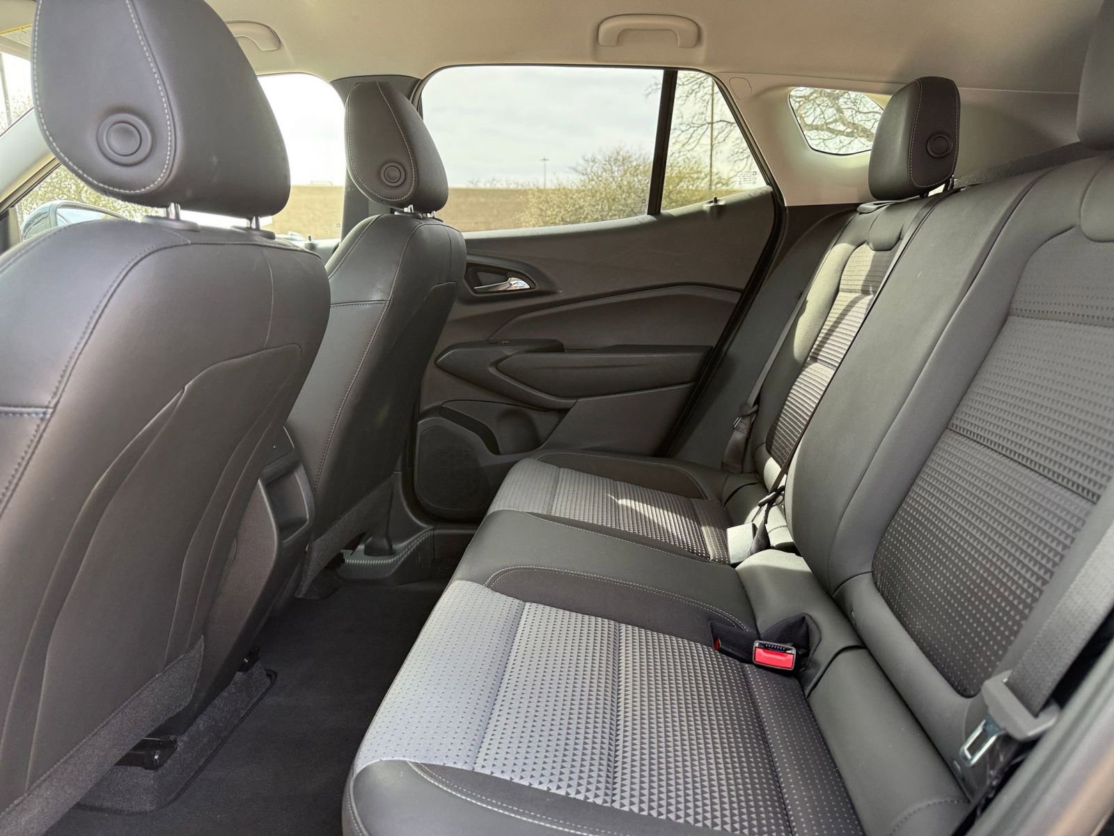 Thumbnail: 2025 Chevrolet Trax - 25