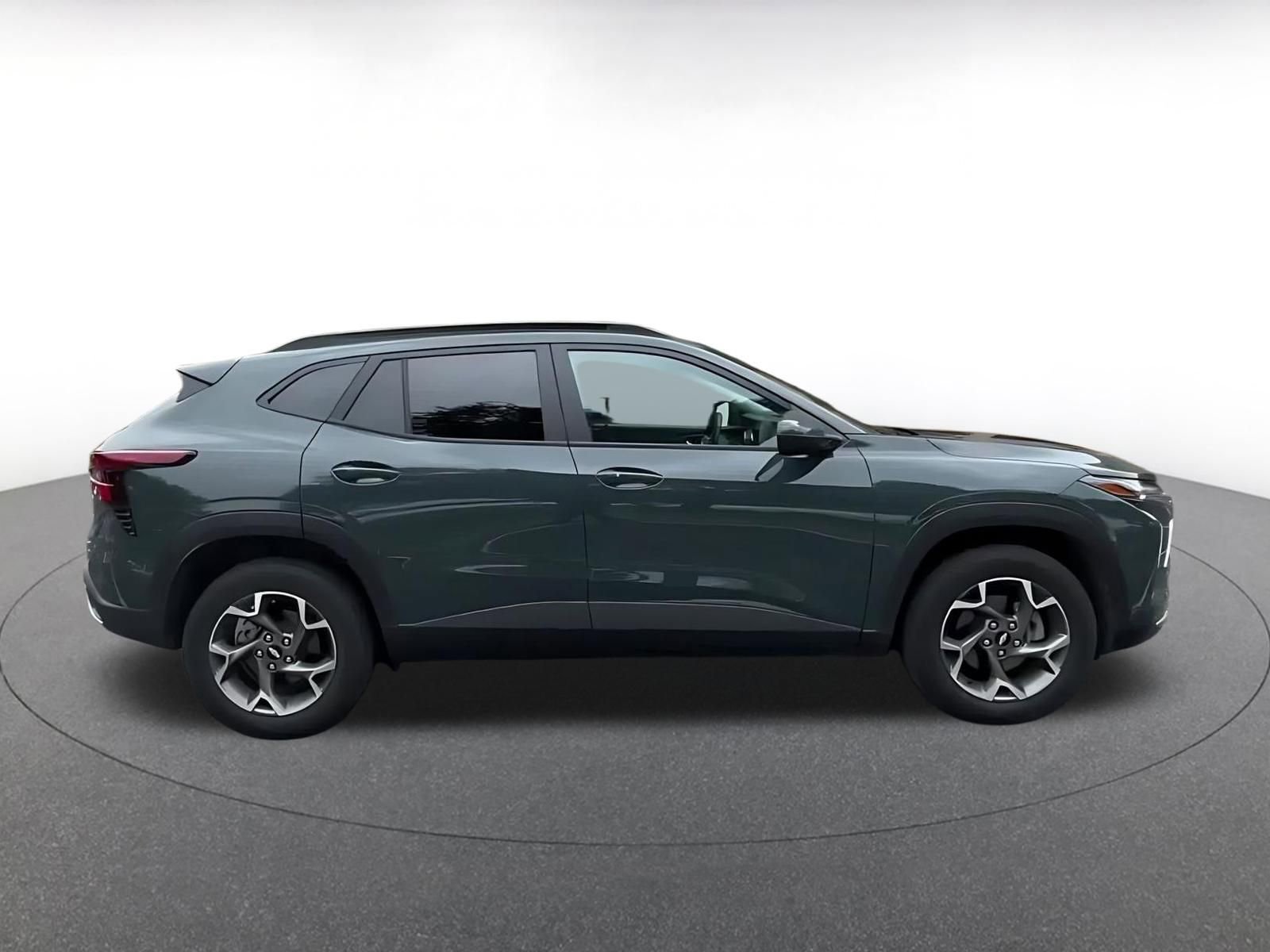 Thumbnail: 2025 Chevrolet Trax - 16