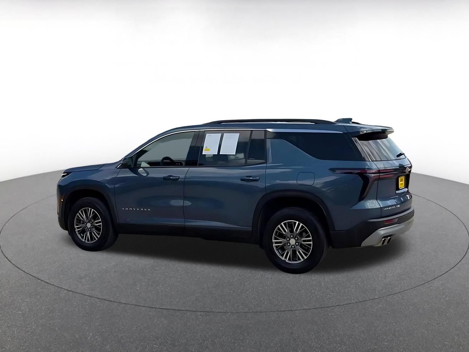 Thumbnail: 2025 Chevrolet Traverse - 4