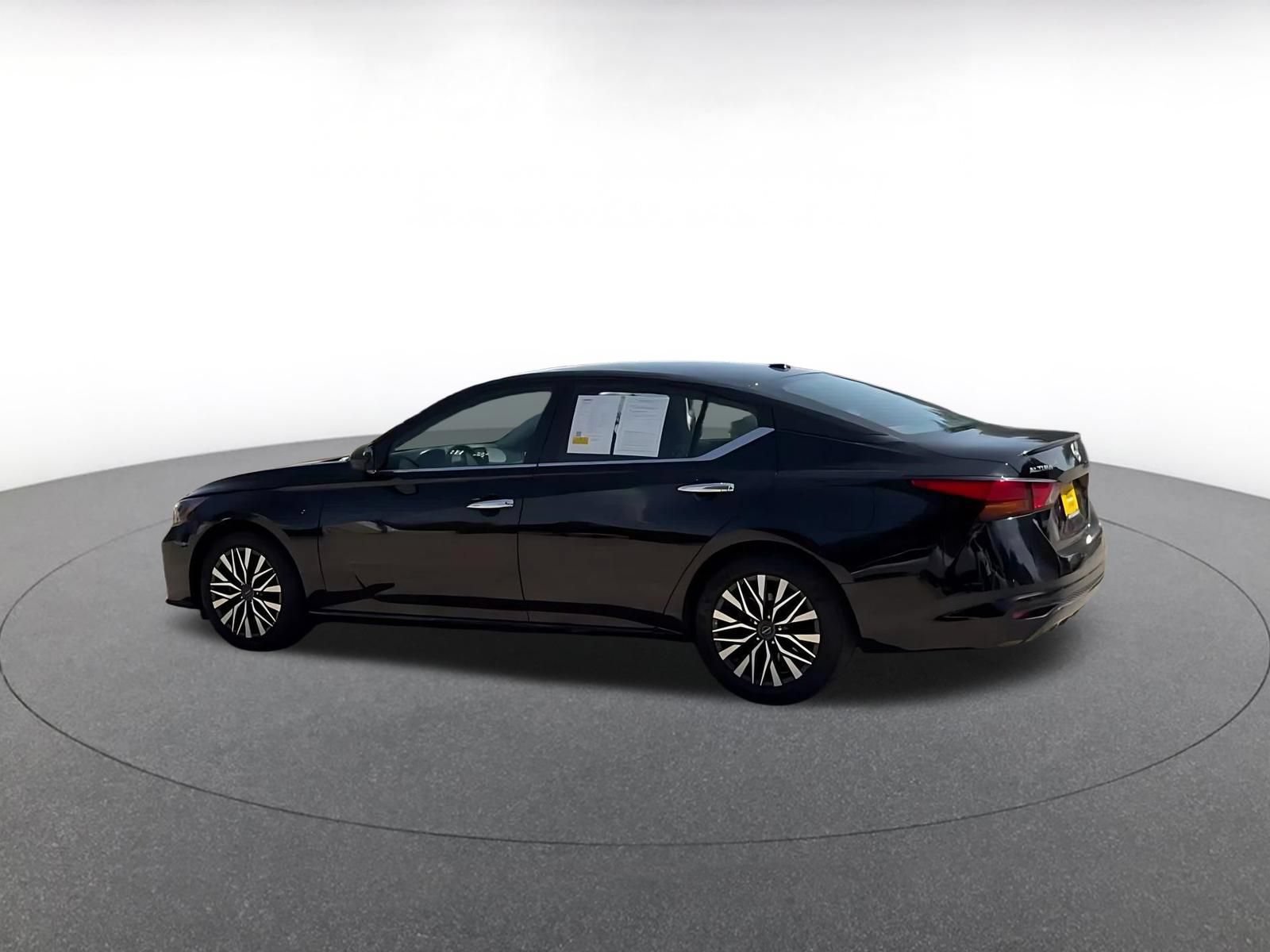 Thumbnail: 2025 Nissan Altima - 10