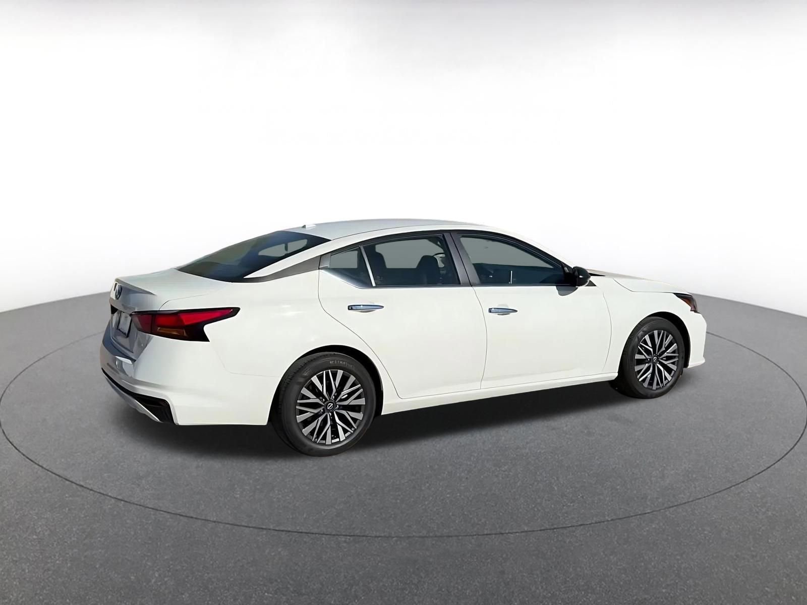 Thumbnail: 2025 Nissan Altima - 15