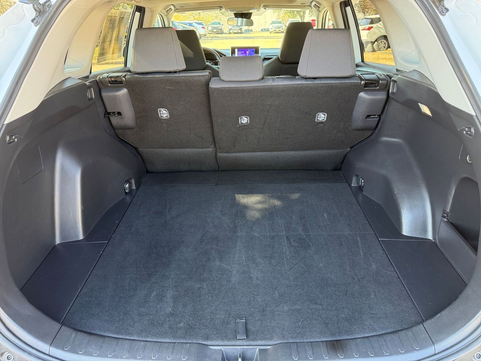 Thumbnail: 2025 Toyota RAV4 - 31