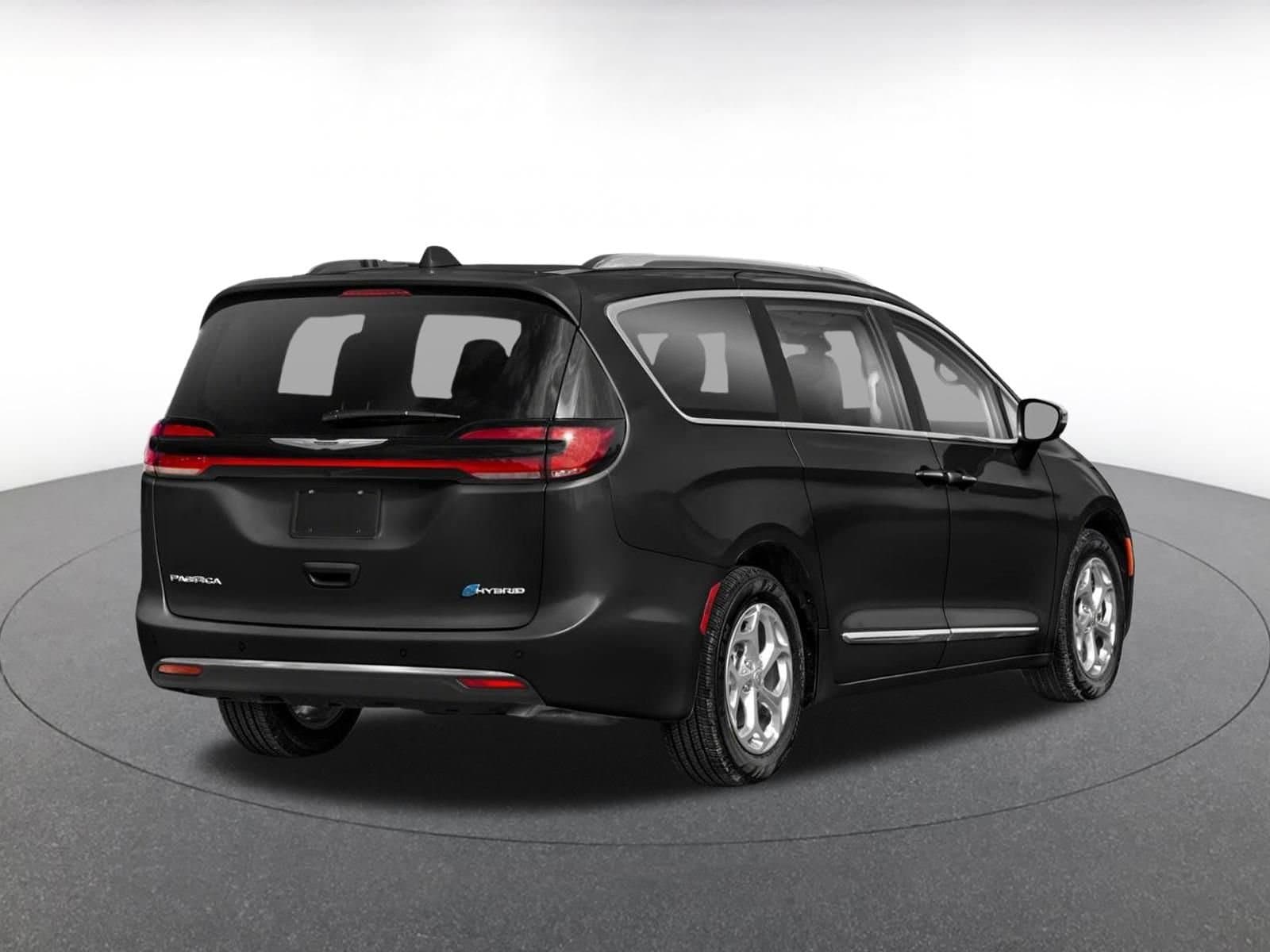 Thumbnail: 2023 Chrysler Pacifica - 2