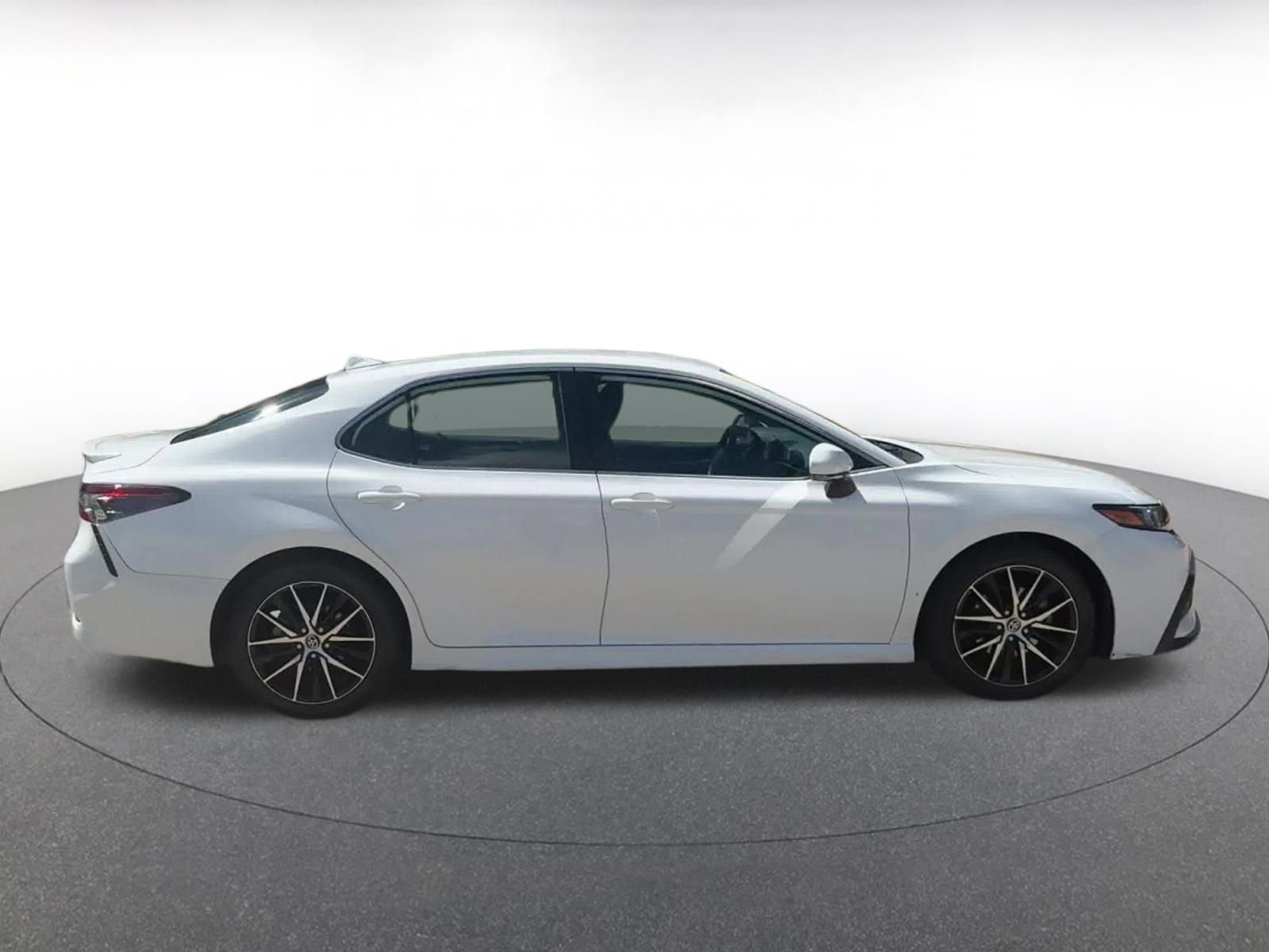 2022 Toyota Camry SE 16